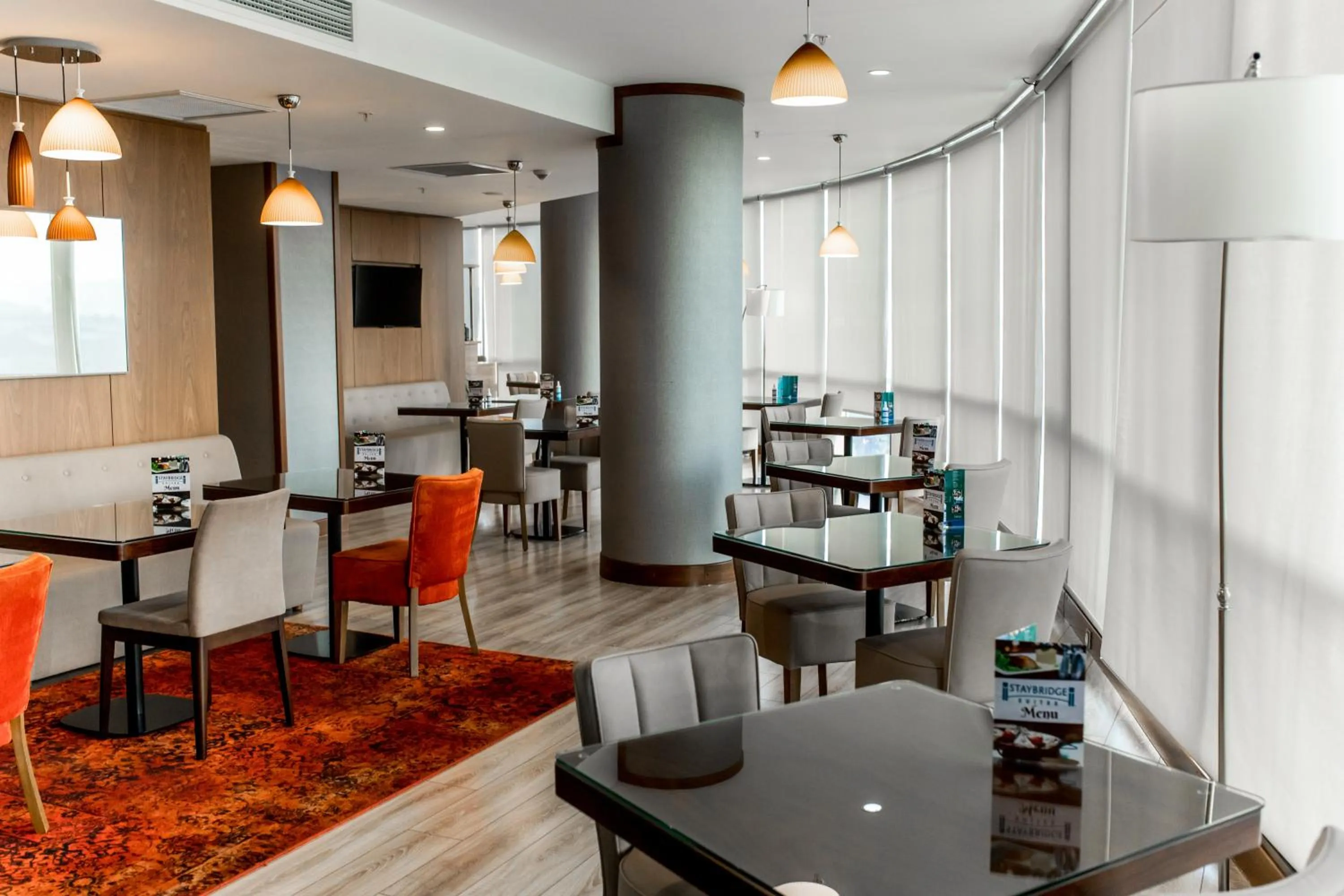 Dining area in Parkside Hotel & Apartments