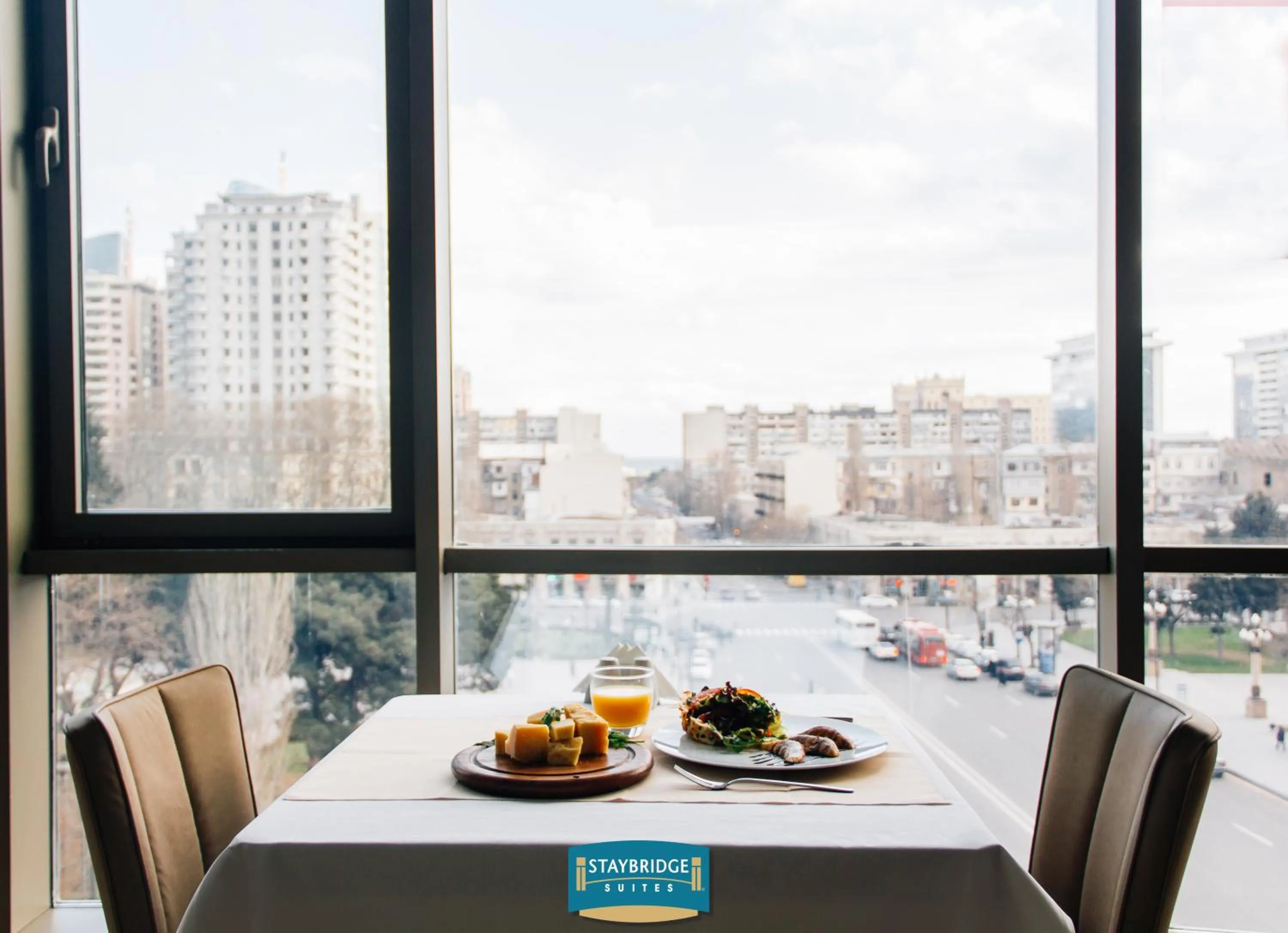 Food and drinks in Parkside Hotel & Apartments