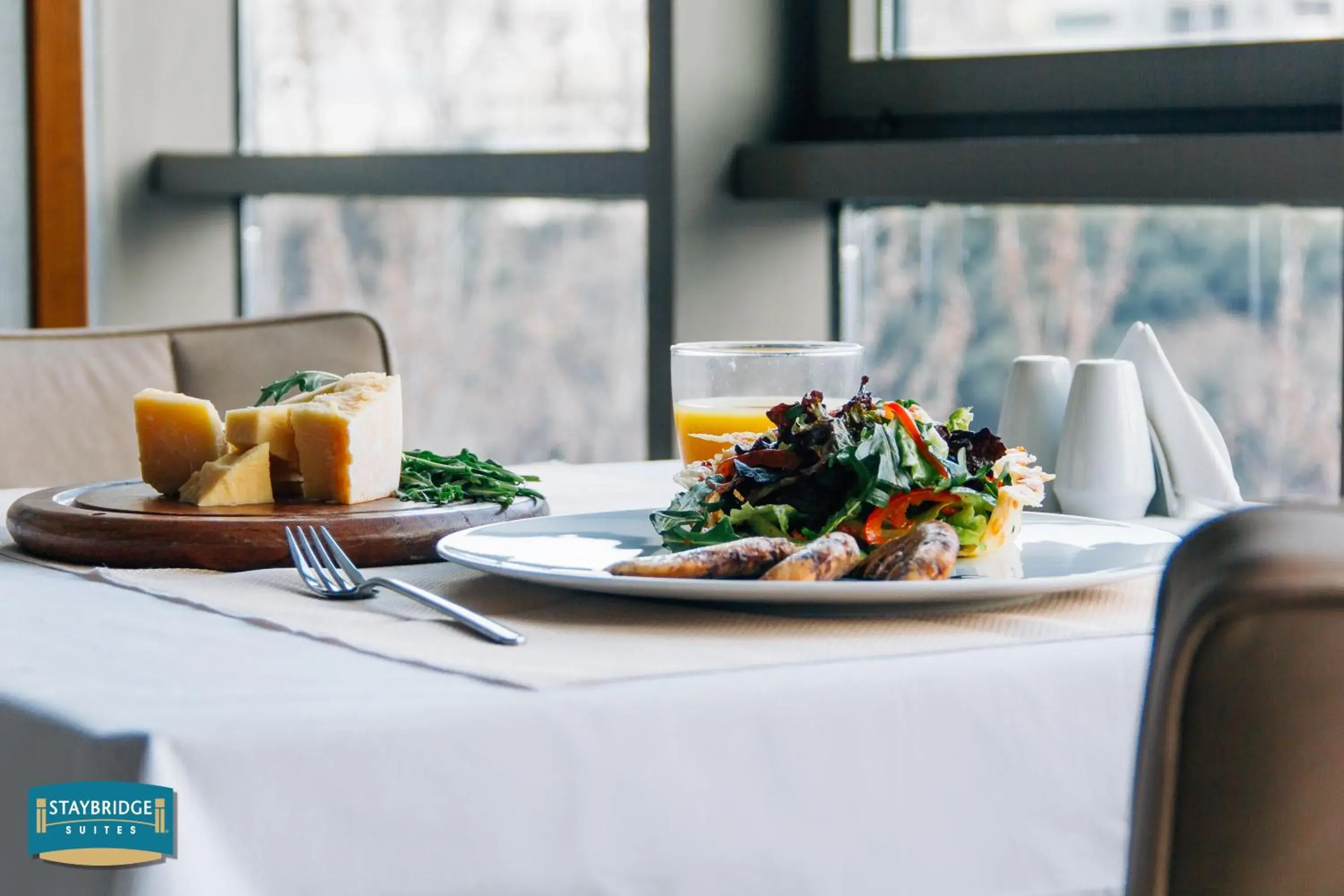 Food and drinks in Parkside Hotel & Apartments Food and drinks in Parkside Hotel & Apartments