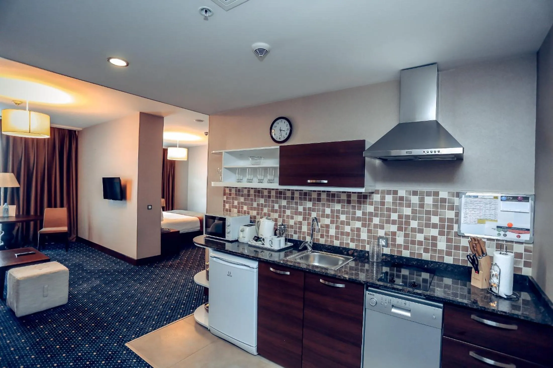 kitchen in Parkside Hotel & Apartments