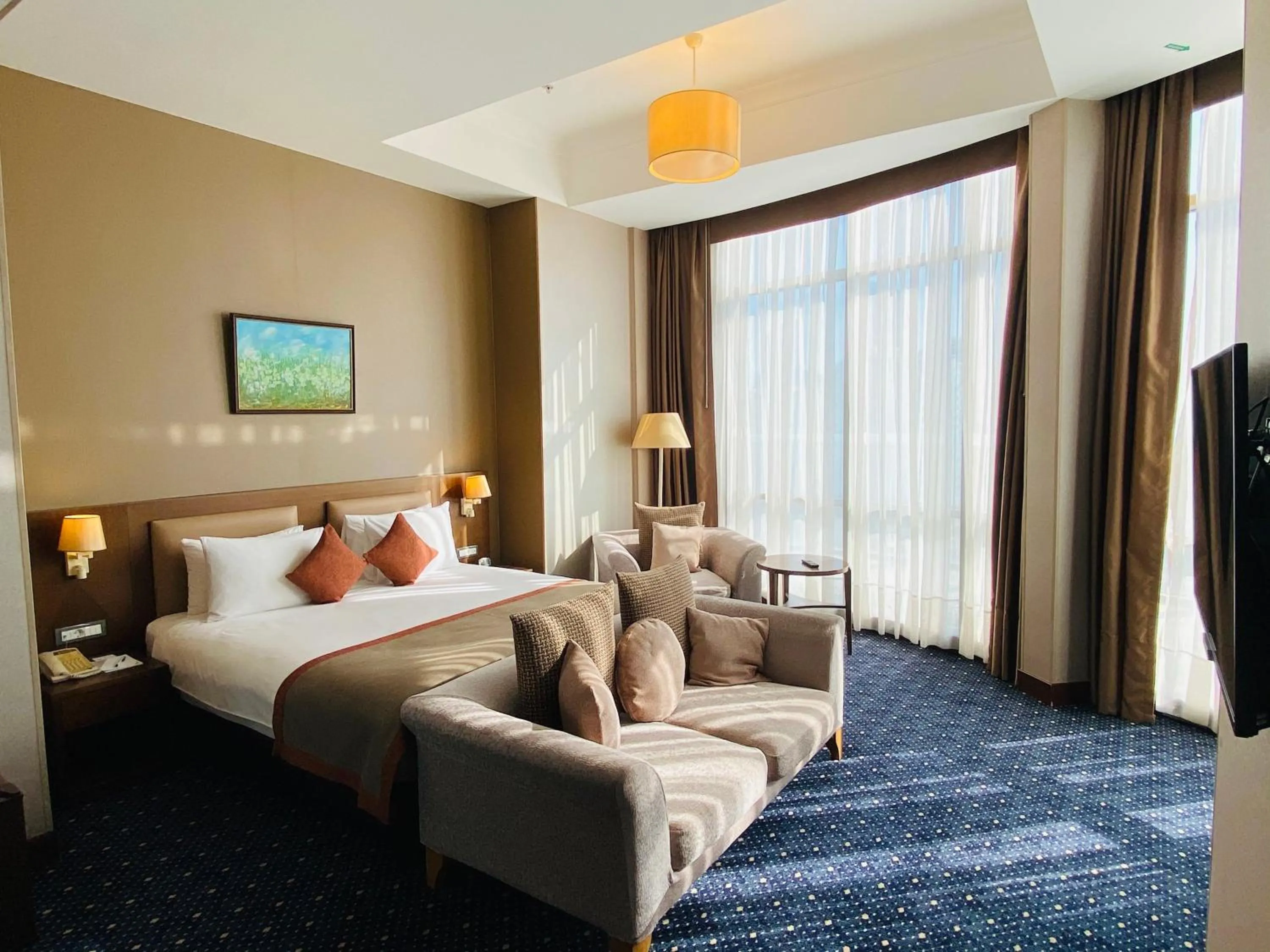 Photo of the whole room, Bed in Parkside Hotel & Apartments