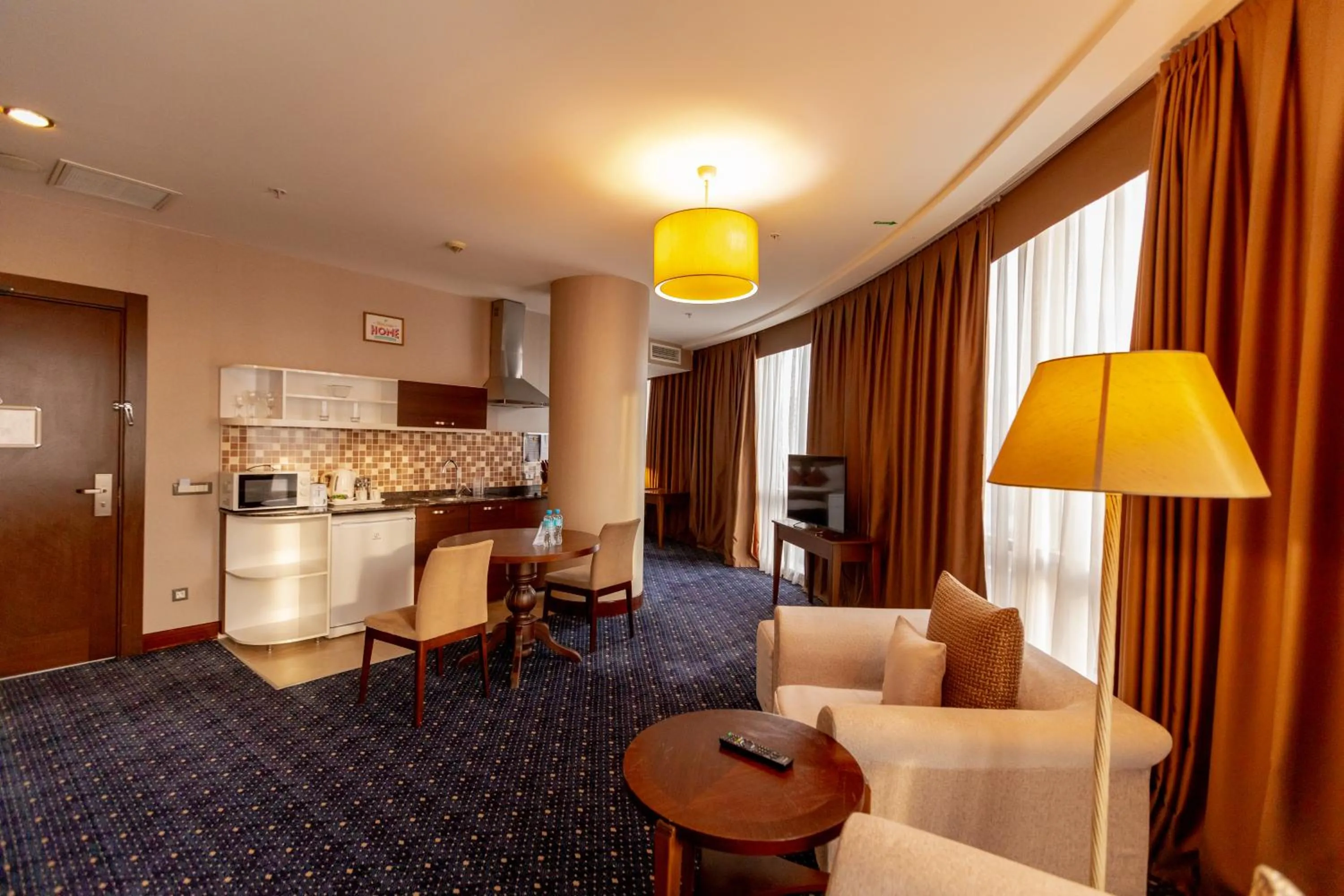 kitchen in Parkside Hotel & Apartments