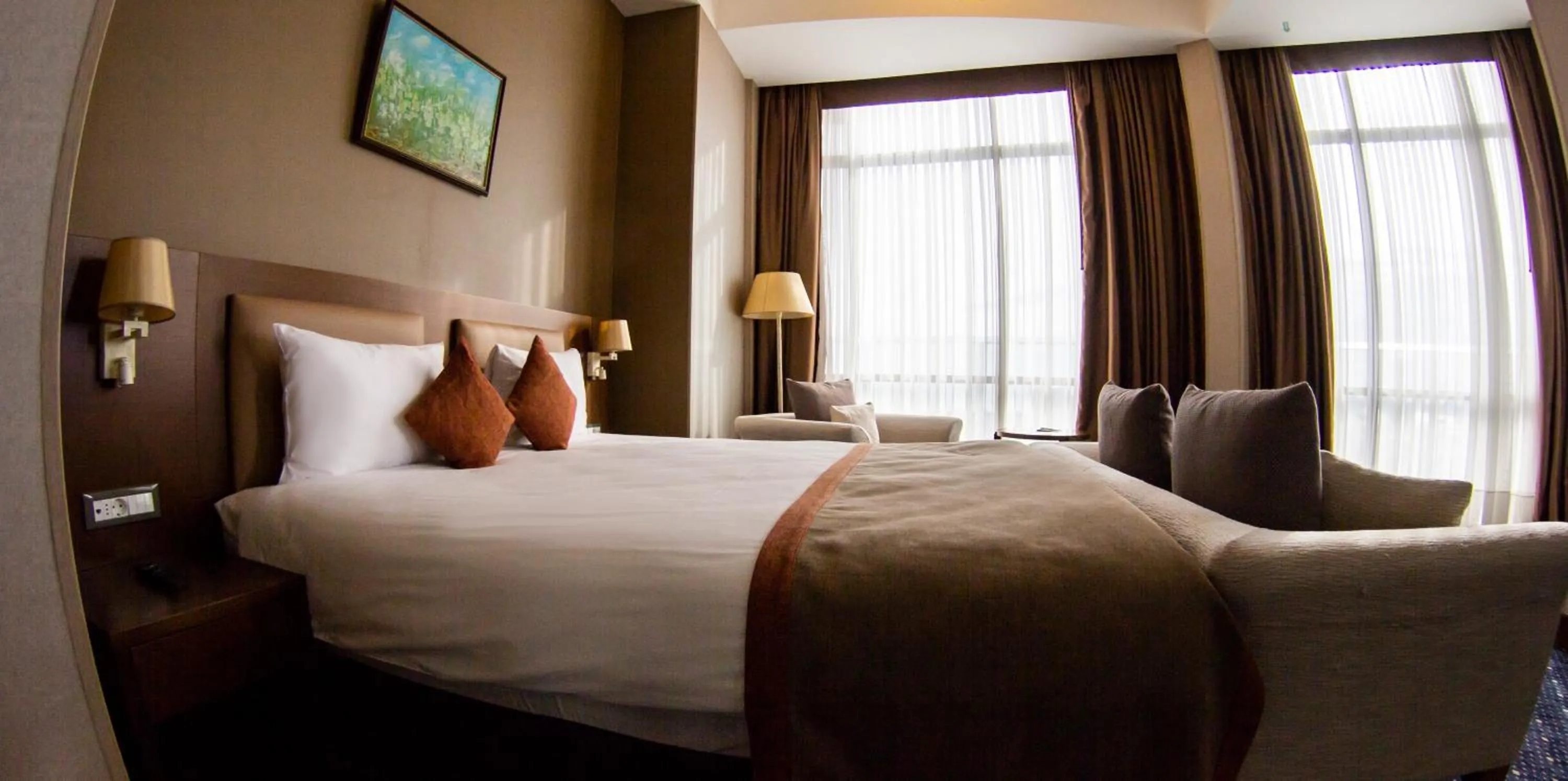 Bedroom, Bed in Parkside Hotel & Apartments