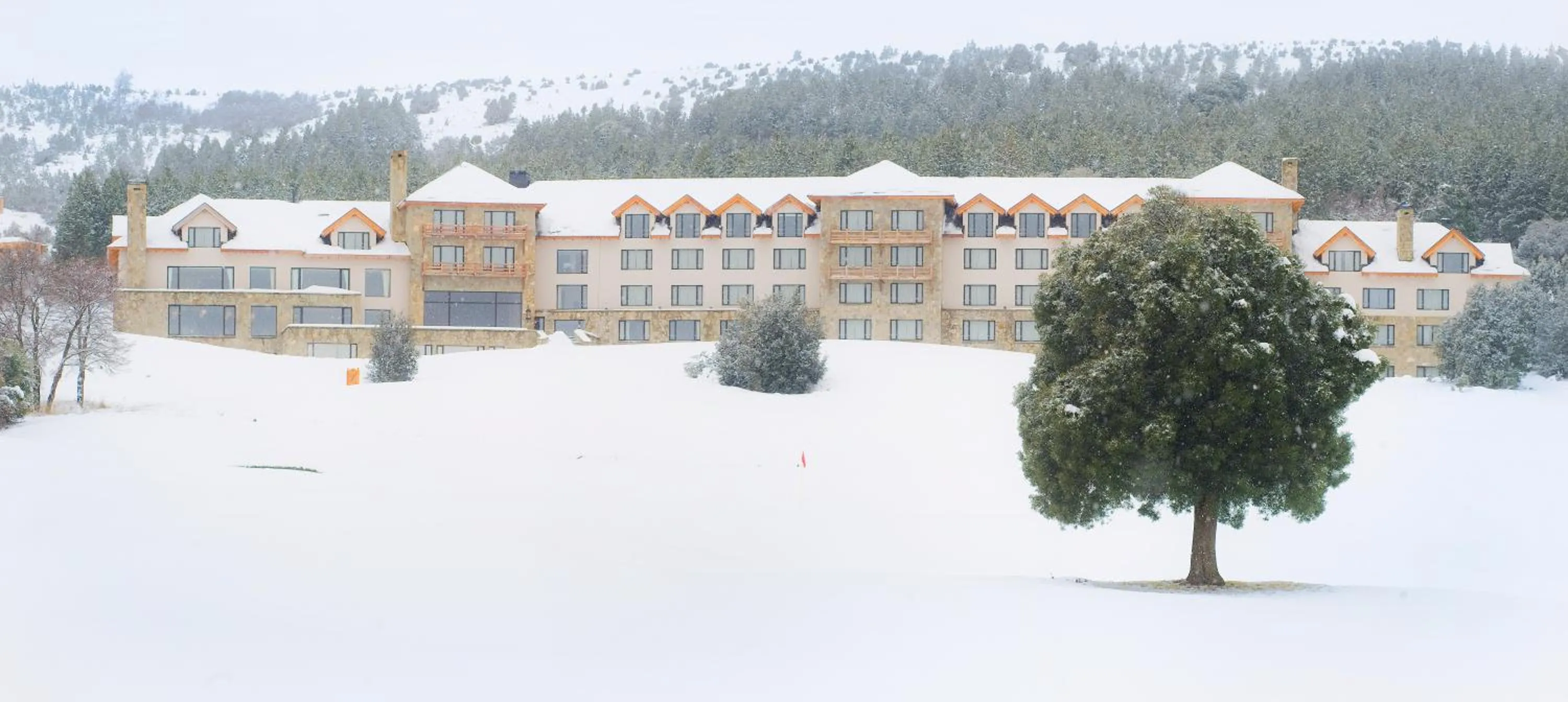 Facade/entrance in Loi Suites Chapelco Hotel