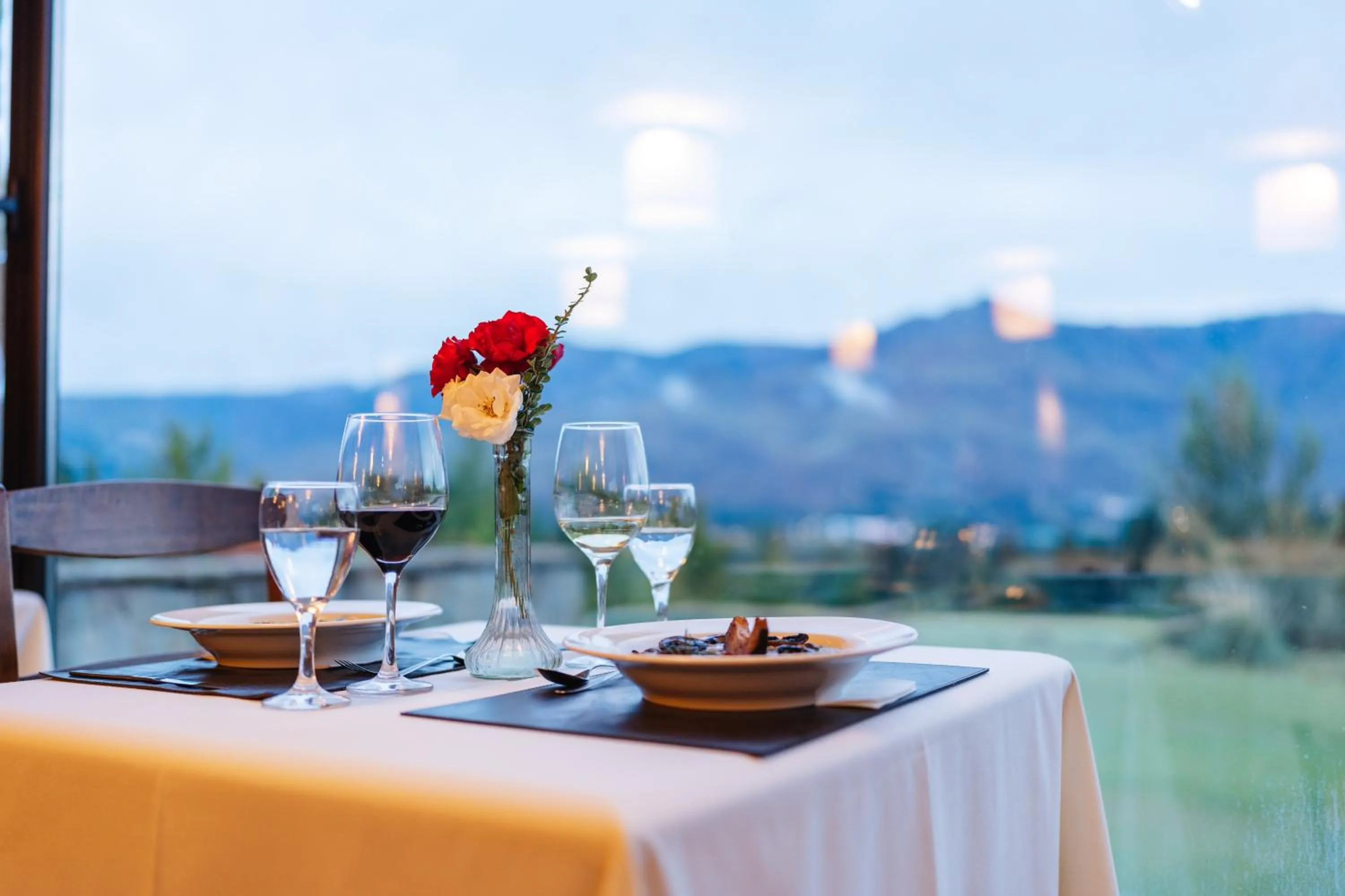 Food and drinks in Loi Suites Chapelco Hotel