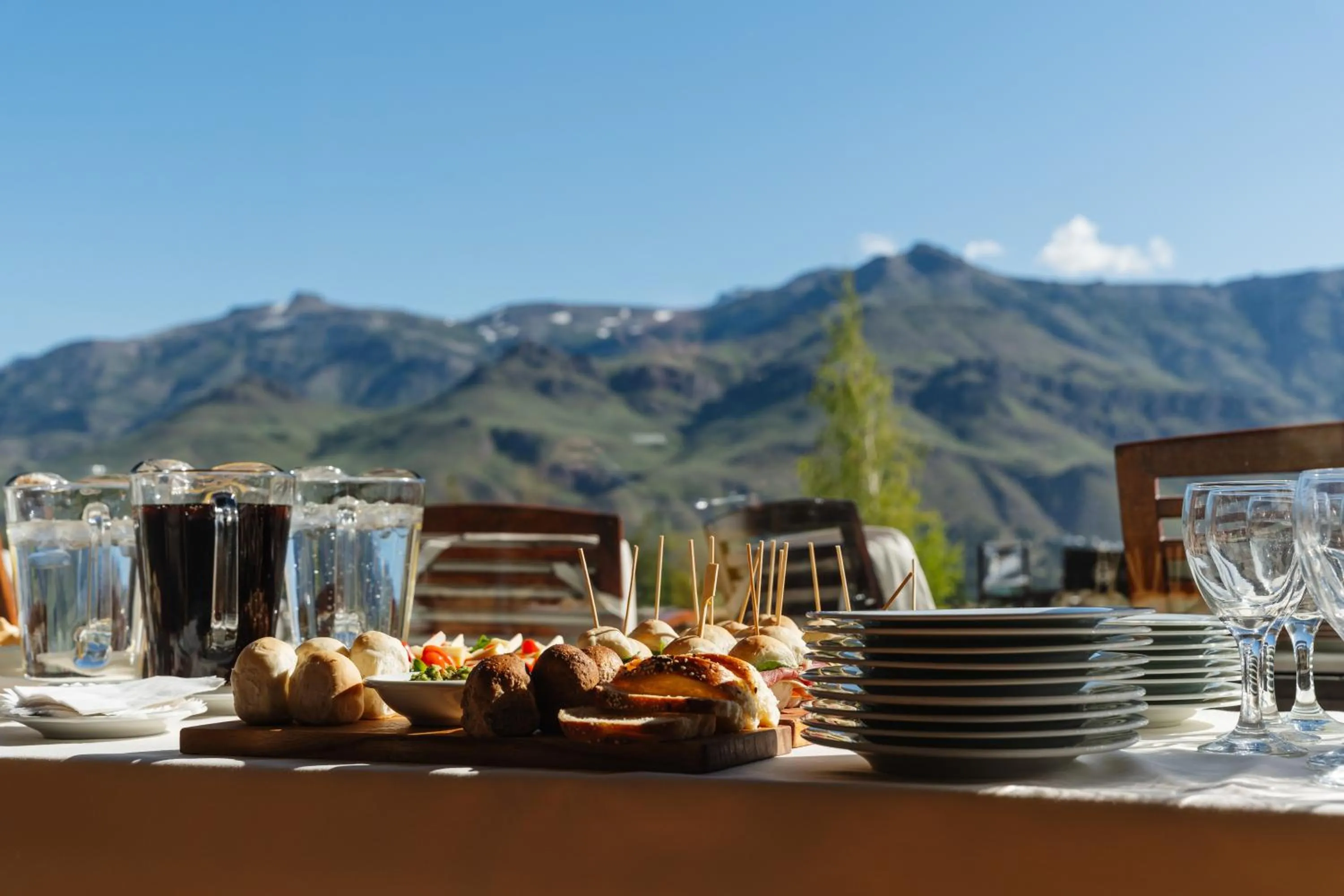 Banquet/Function facilities in Loi Suites Chapelco Hotel