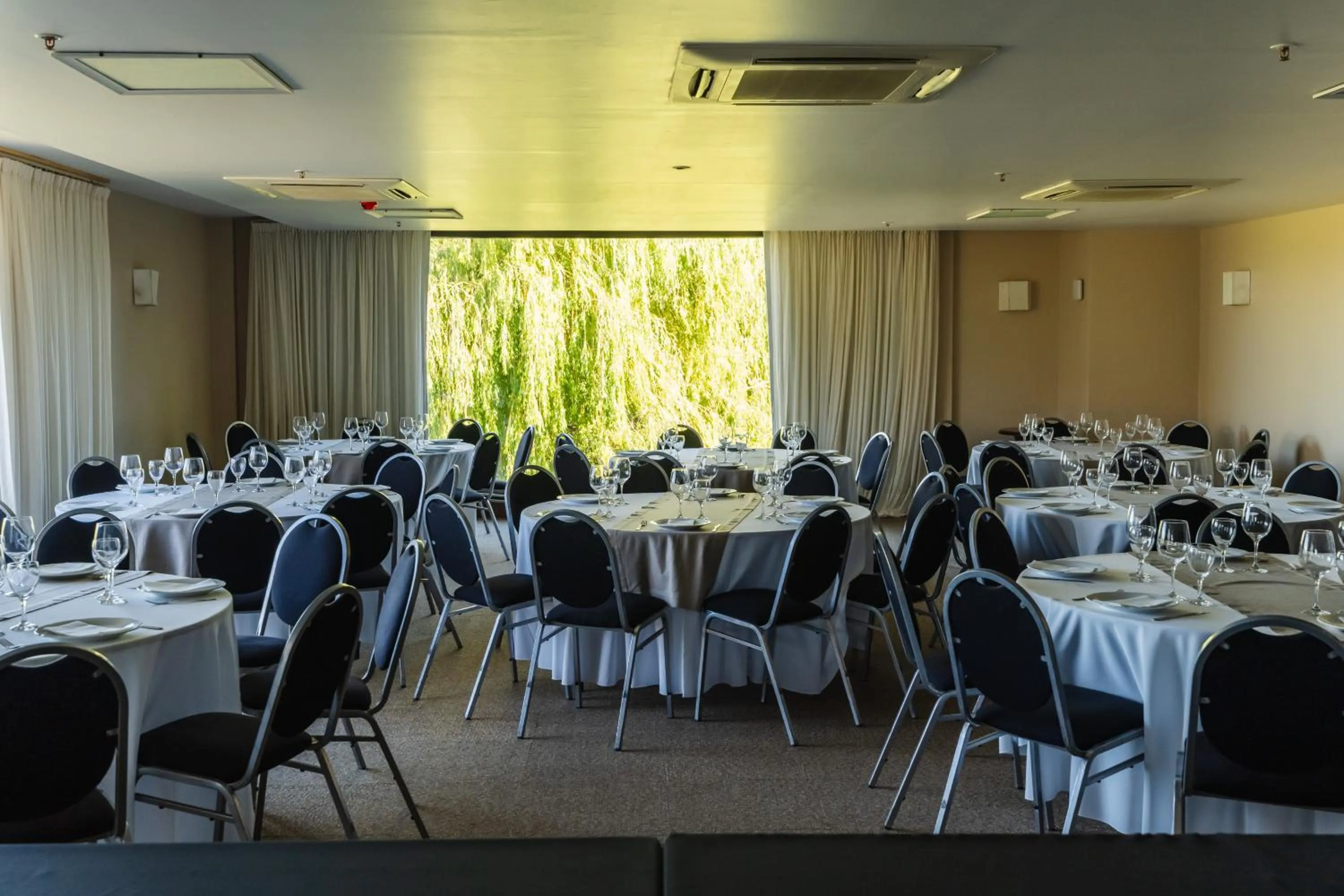 Meeting/conference room in Loi Suites Chapelco Hotel