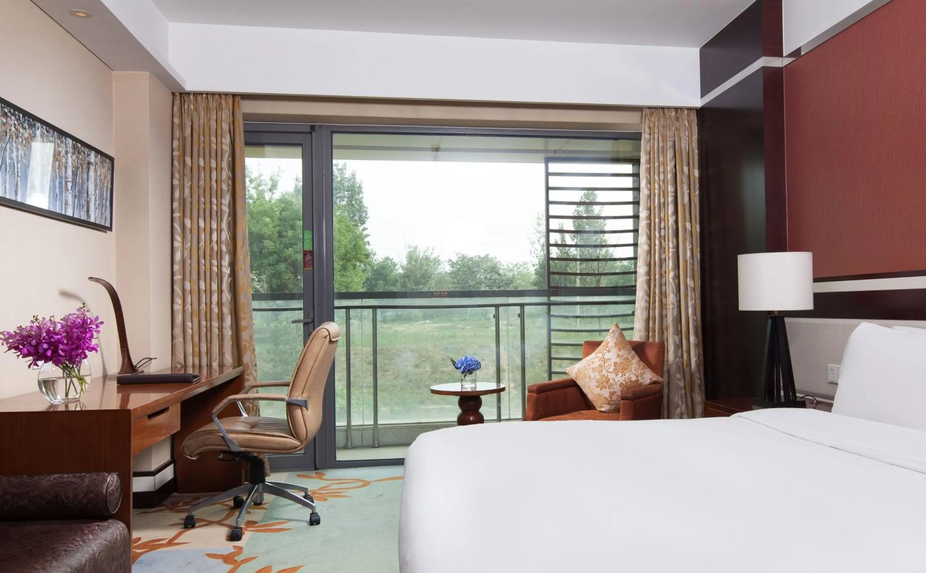 Photo of the whole room in Holiday Inn Beijing Shijingshan Parkview by IHG