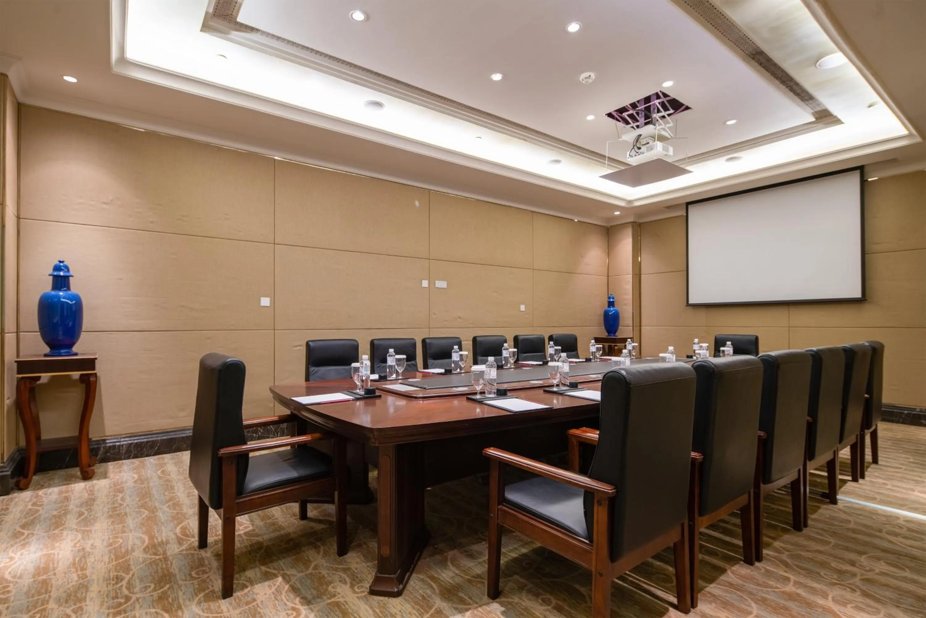 Meeting/conference room in Crowne Plaza Resort Sanya Bay by IHG
