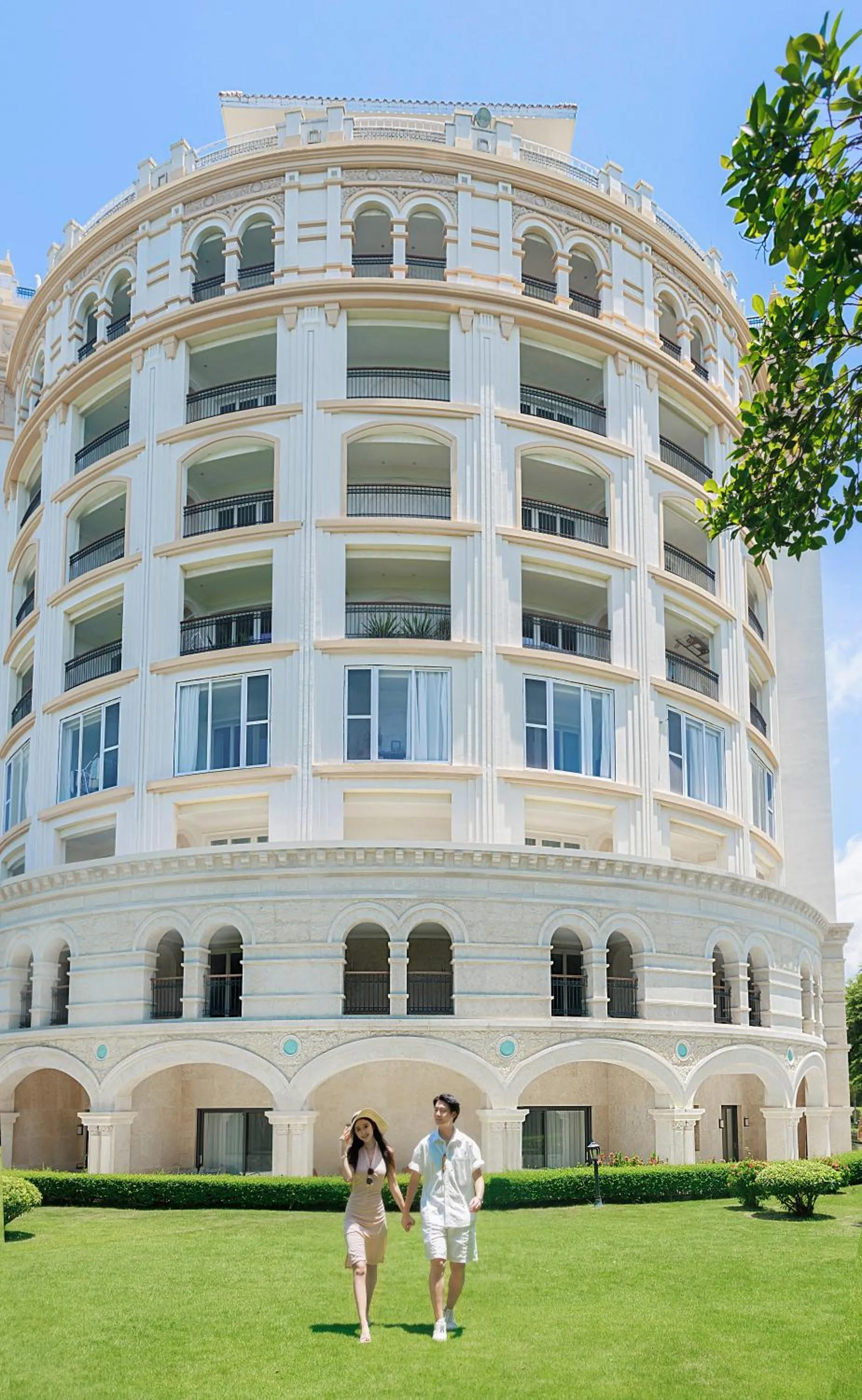 Property building in Crowne Plaza Resort Sanya Bay by IHG