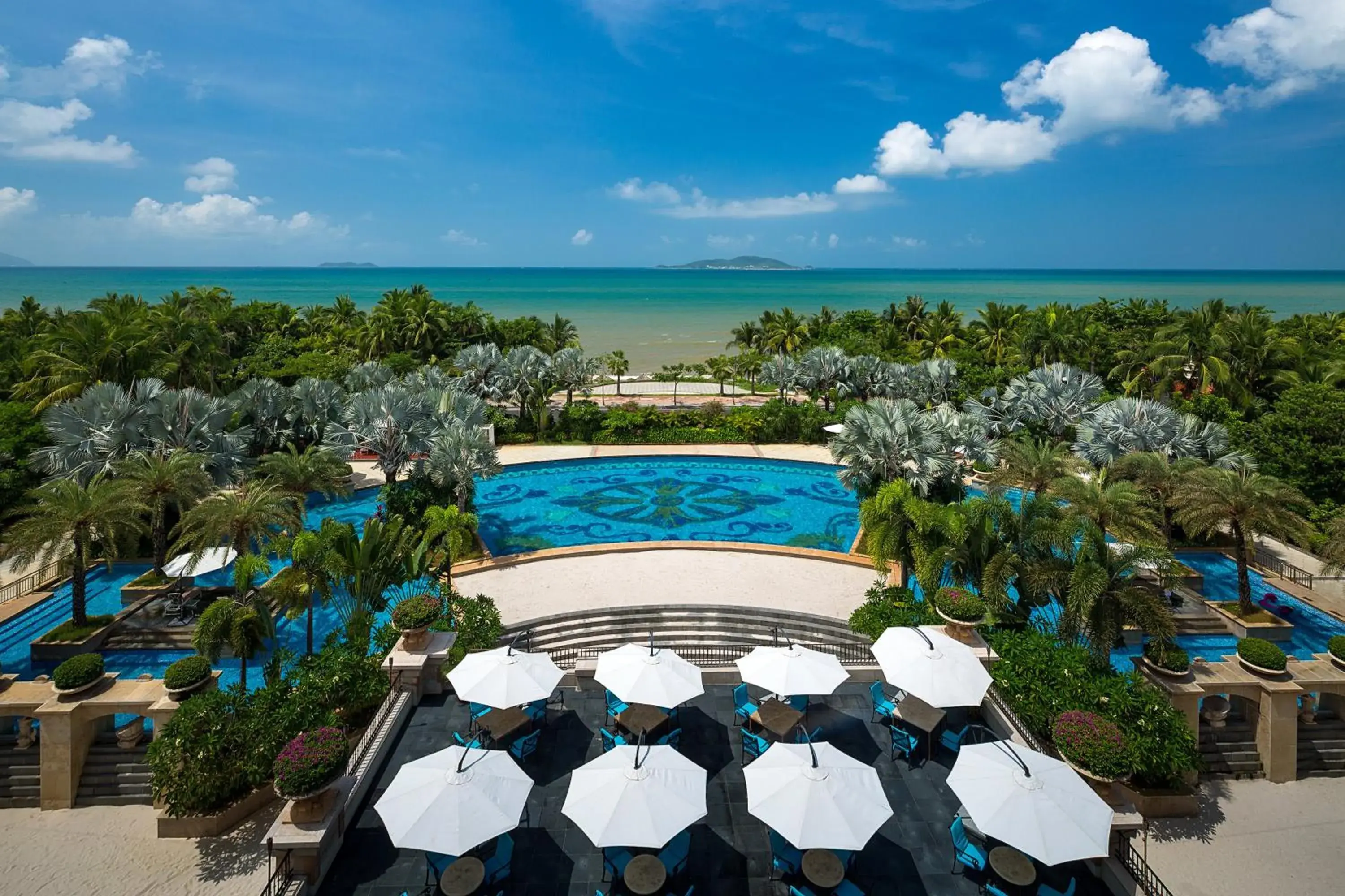Property building in Crowne Plaza Resort Sanya Bay by IHG Property building in Crowne Plaza Resort Sanya Bay by IHG