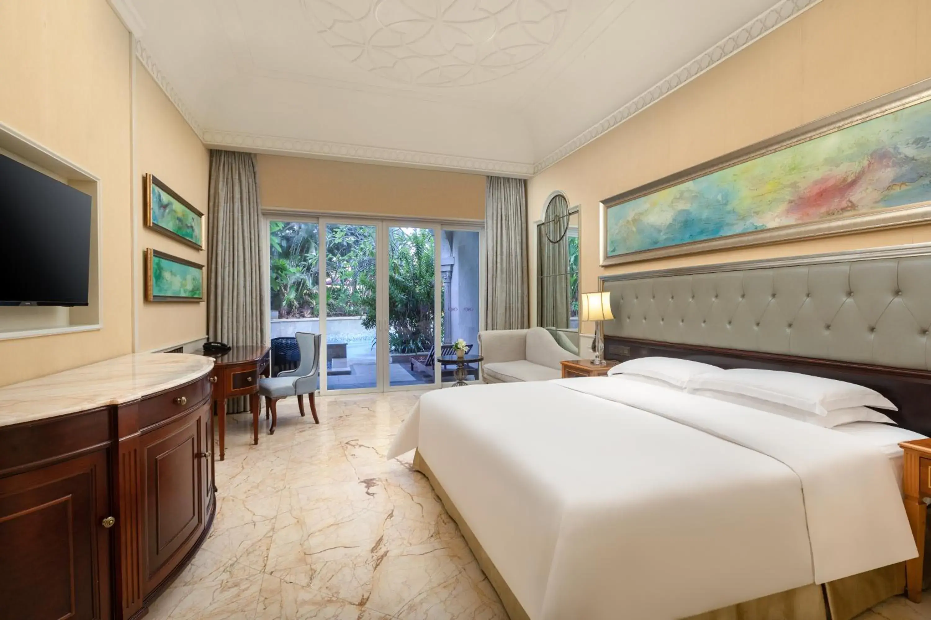 Bedroom, Bed in Crowne Plaza Resort Sanya Bay by IHG Bedroom, Bed in Crowne Plaza Resort Sanya Bay by IHG