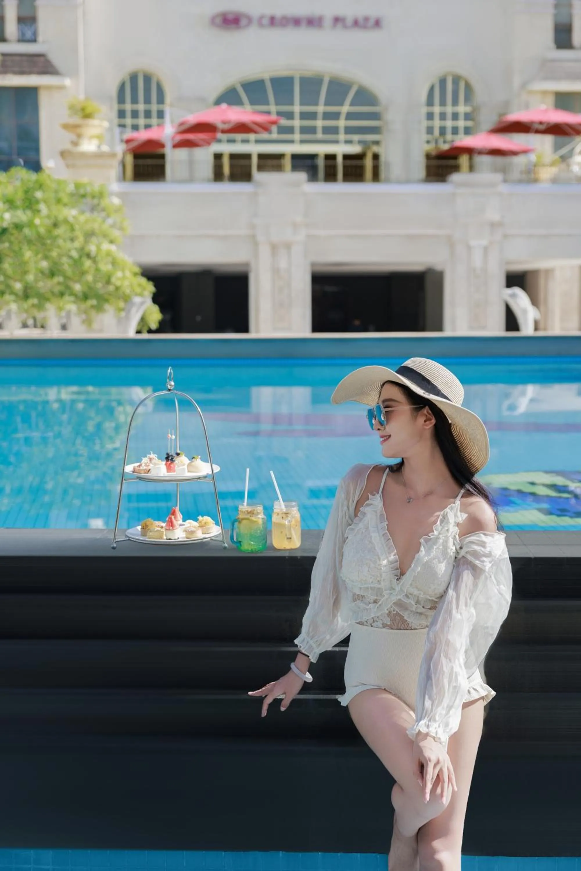 People in Crowne Plaza Resort Sanya Bay by IHG