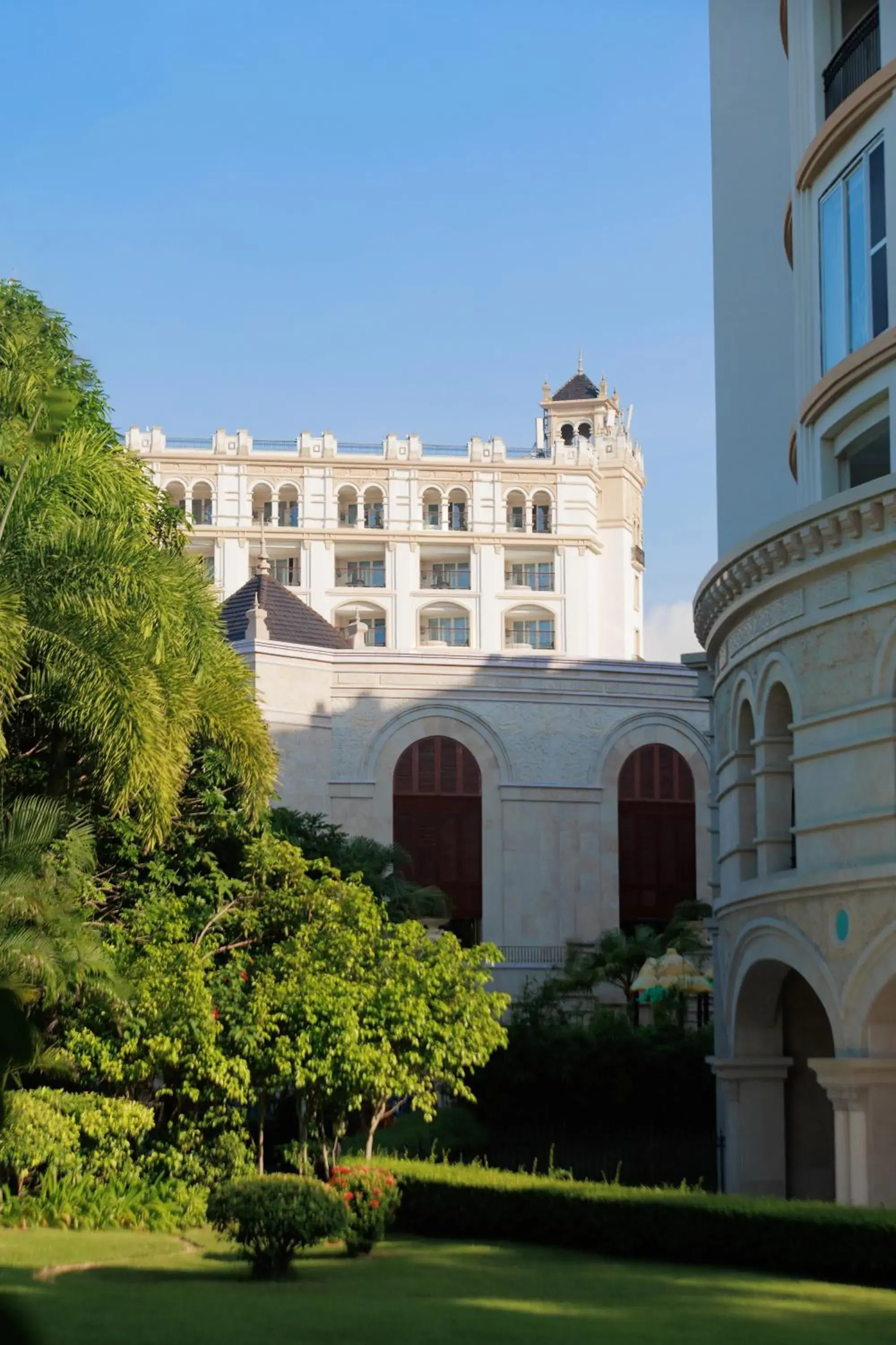 Property building in Crowne Plaza Resort Sanya Bay by IHG Property building in Crowne Plaza Resort Sanya Bay by IHG