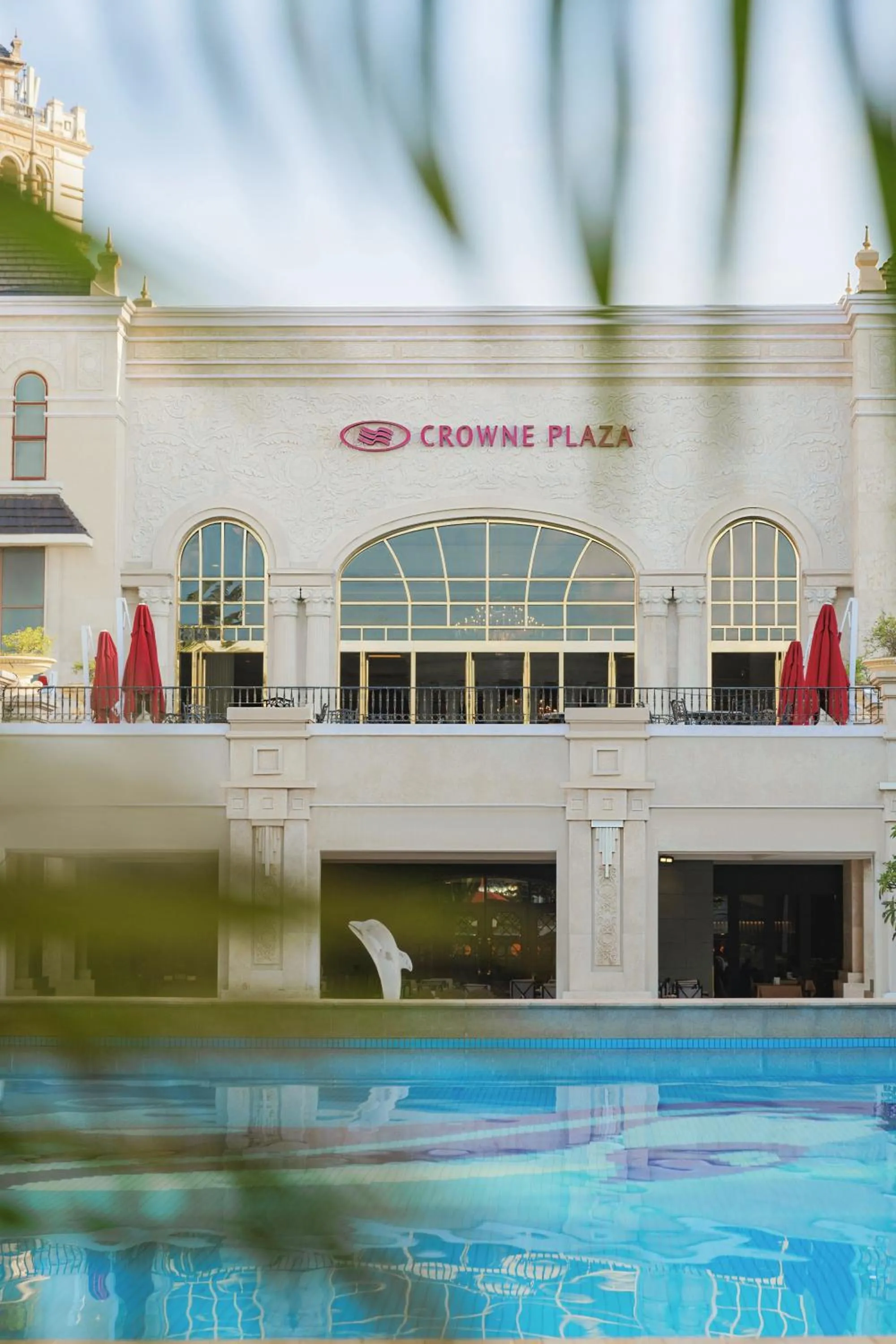 Swimming pool in Crowne Plaza Resort Sanya Bay by IHG