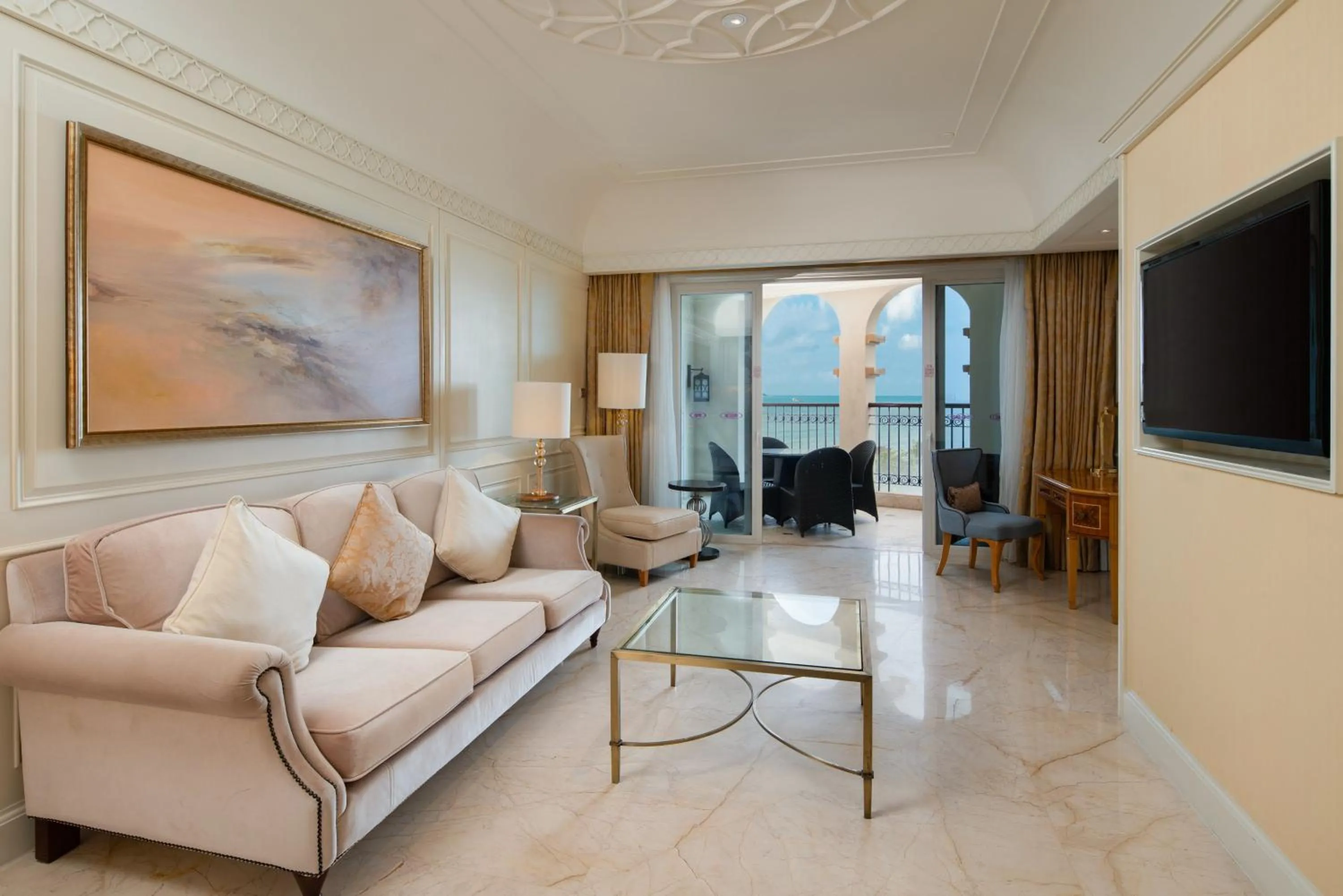 Photo of the whole room in Crowne Plaza Resort Sanya Bay by IHG