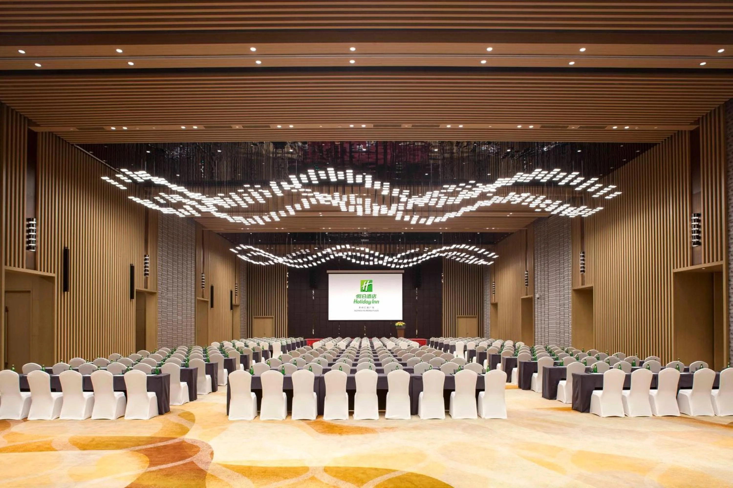 Meeting/conference room in Holiday Inn Suzhou Huirong Plaza by IHG