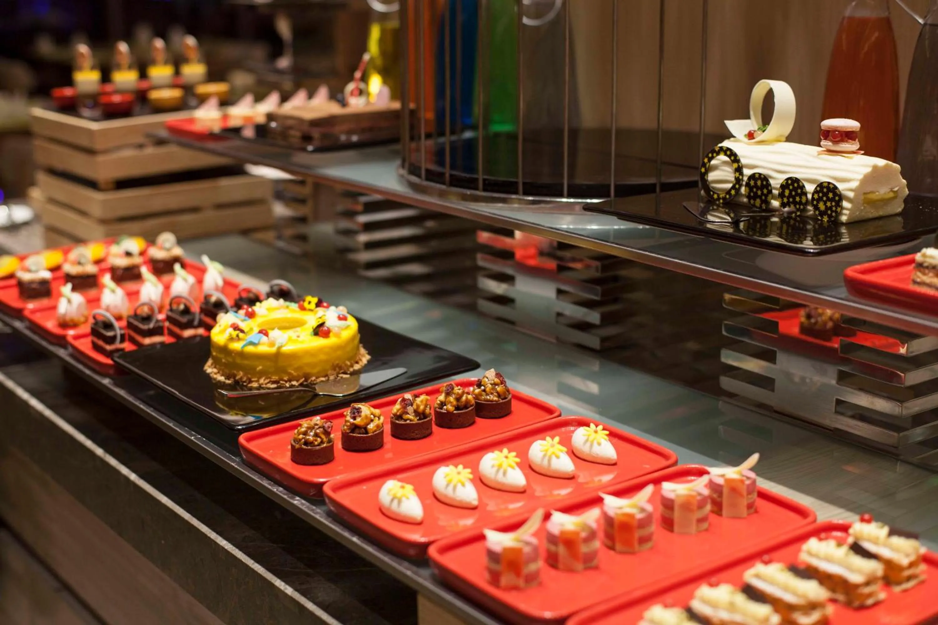 Restaurant/places to eat in Holiday Inn Suzhou Huirong Plaza by IHG