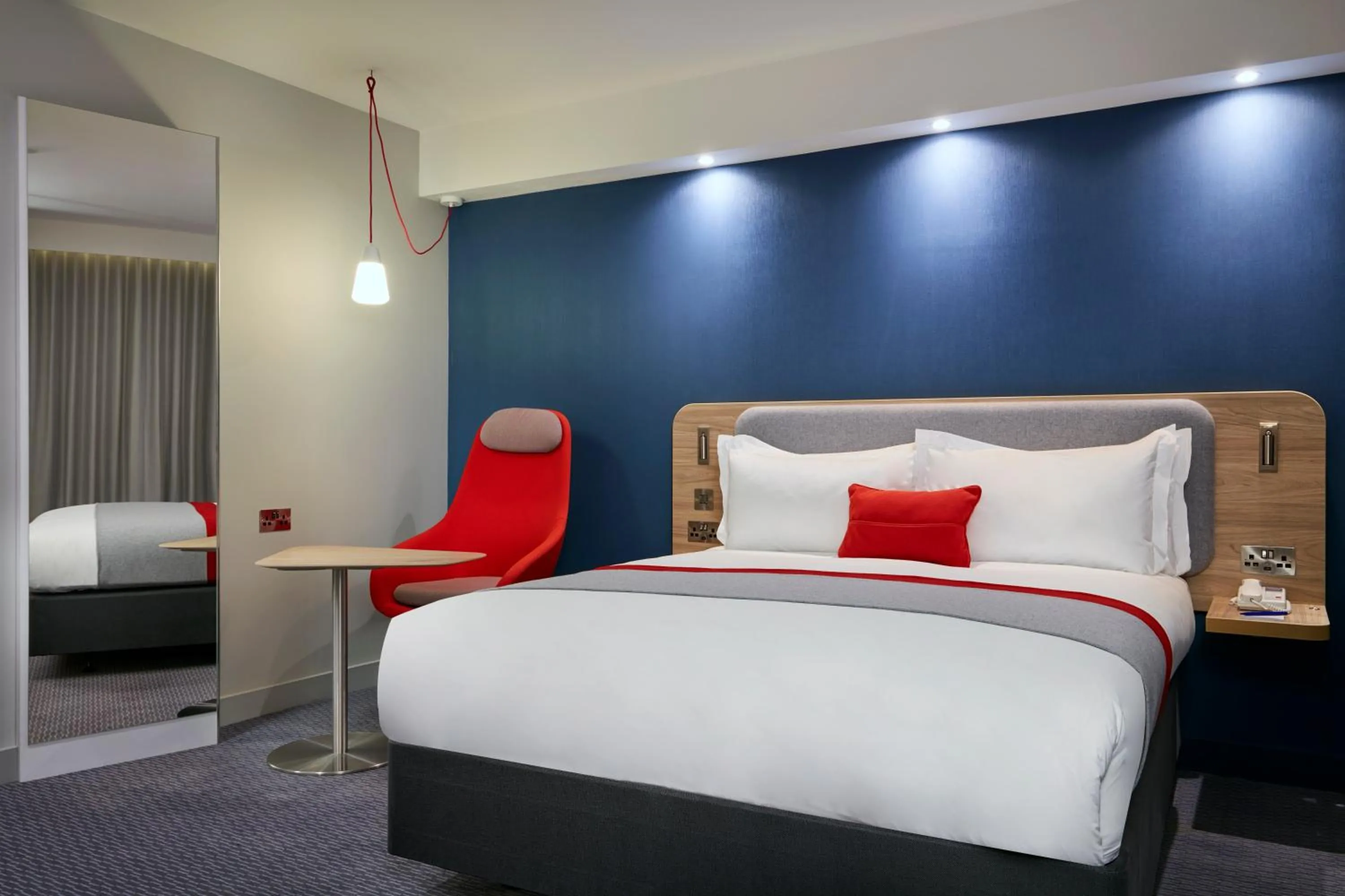 Bed in Holiday Inn Express Dublin City Centre by IHG
