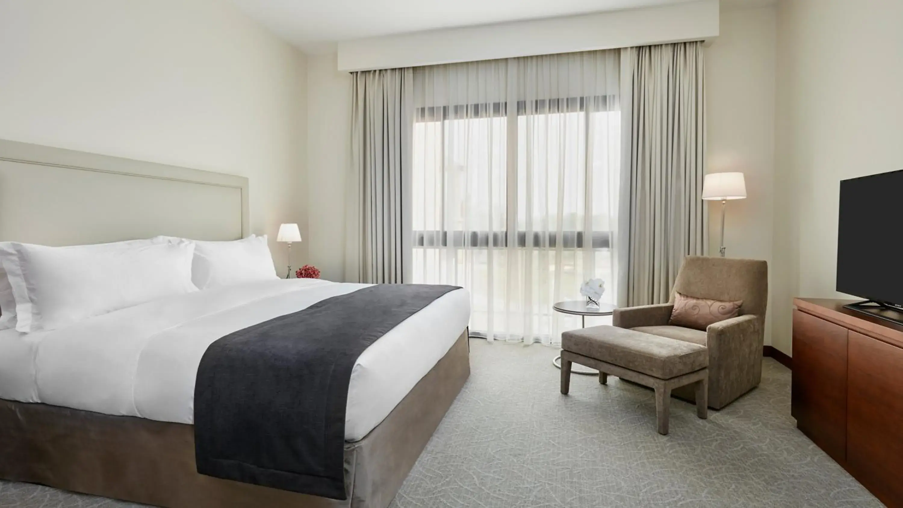 Photo of the whole room, Bed in InterContinental Hotels Doha Residences Photo of the whole room, Bed in InterContinental Hotels Doha Residences