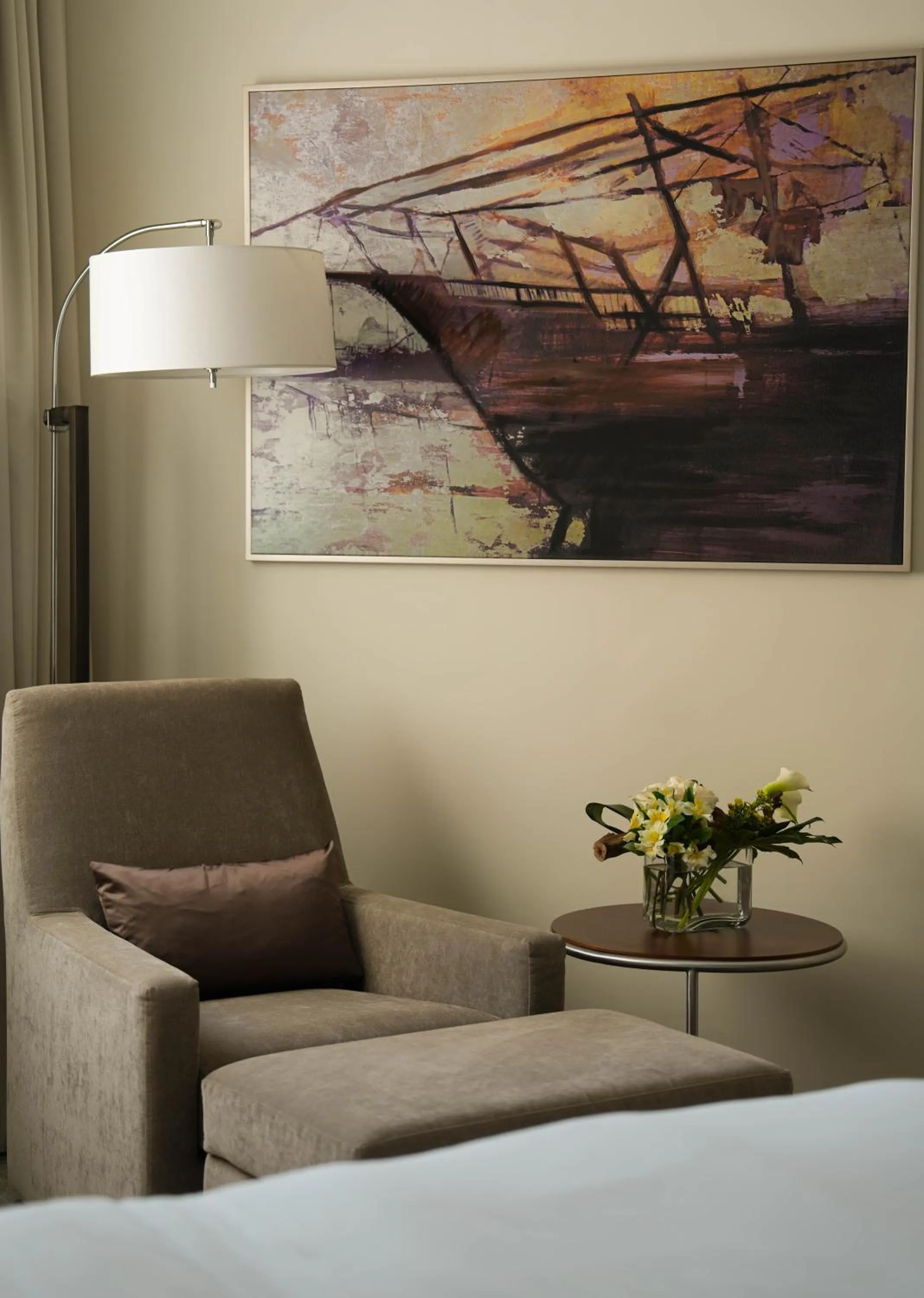 Bed in InterContinental Hotels Doha Residences