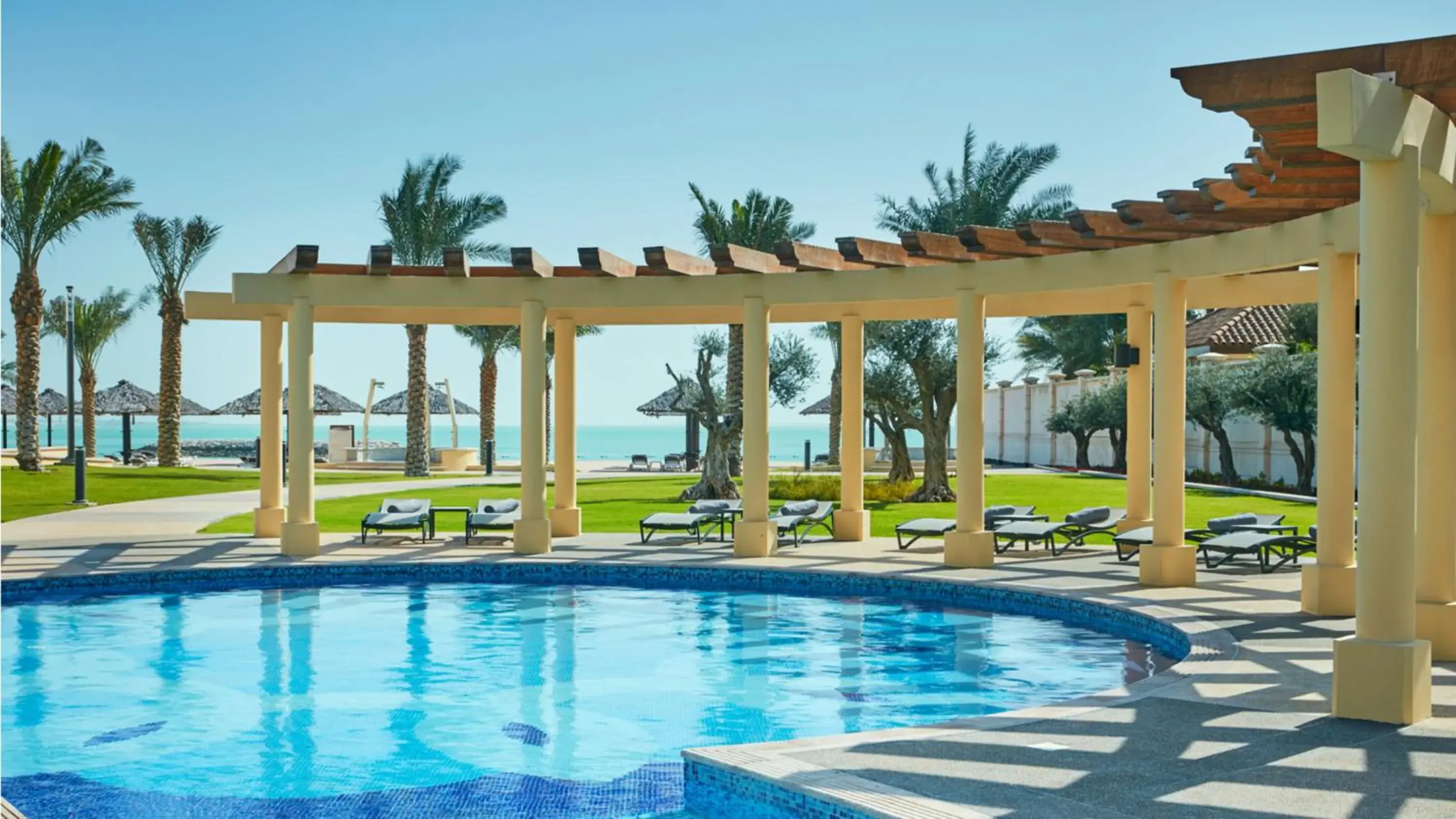 Swimming pool in InterContinental Hotels Doha Residences Swimming pool in InterContinental Hotels Doha Residences