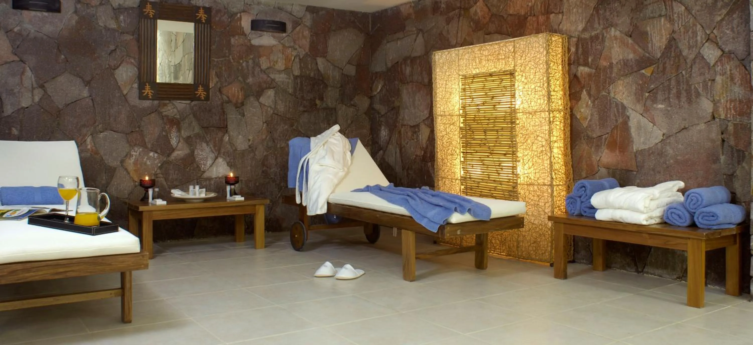 Swimming pool, Bed in Cilene del Faro Suites & Spa