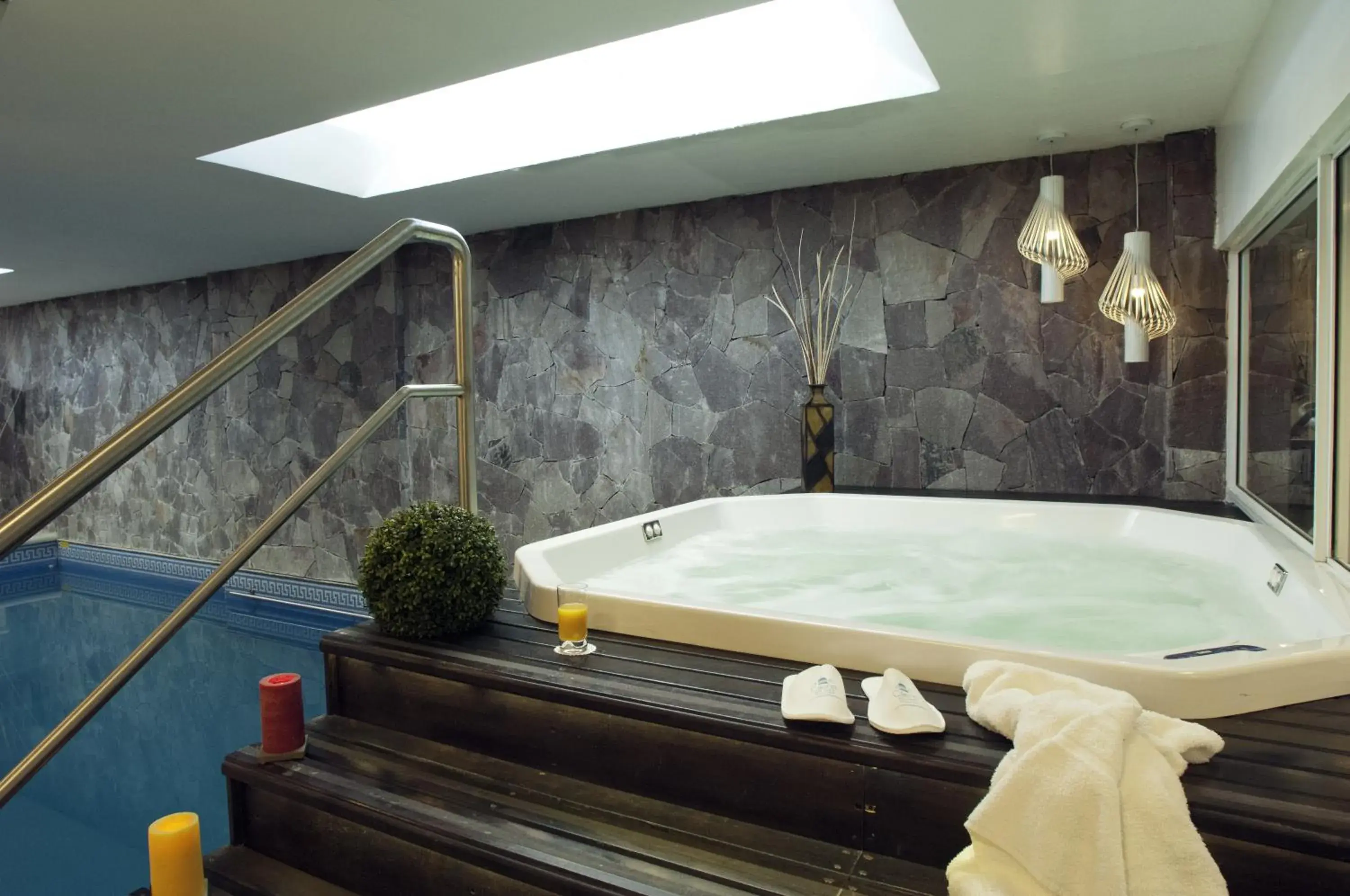 Swimming pool in Cilene del Faro Suites & Spa Swimming pool in Cilene del Faro Suites & Spa