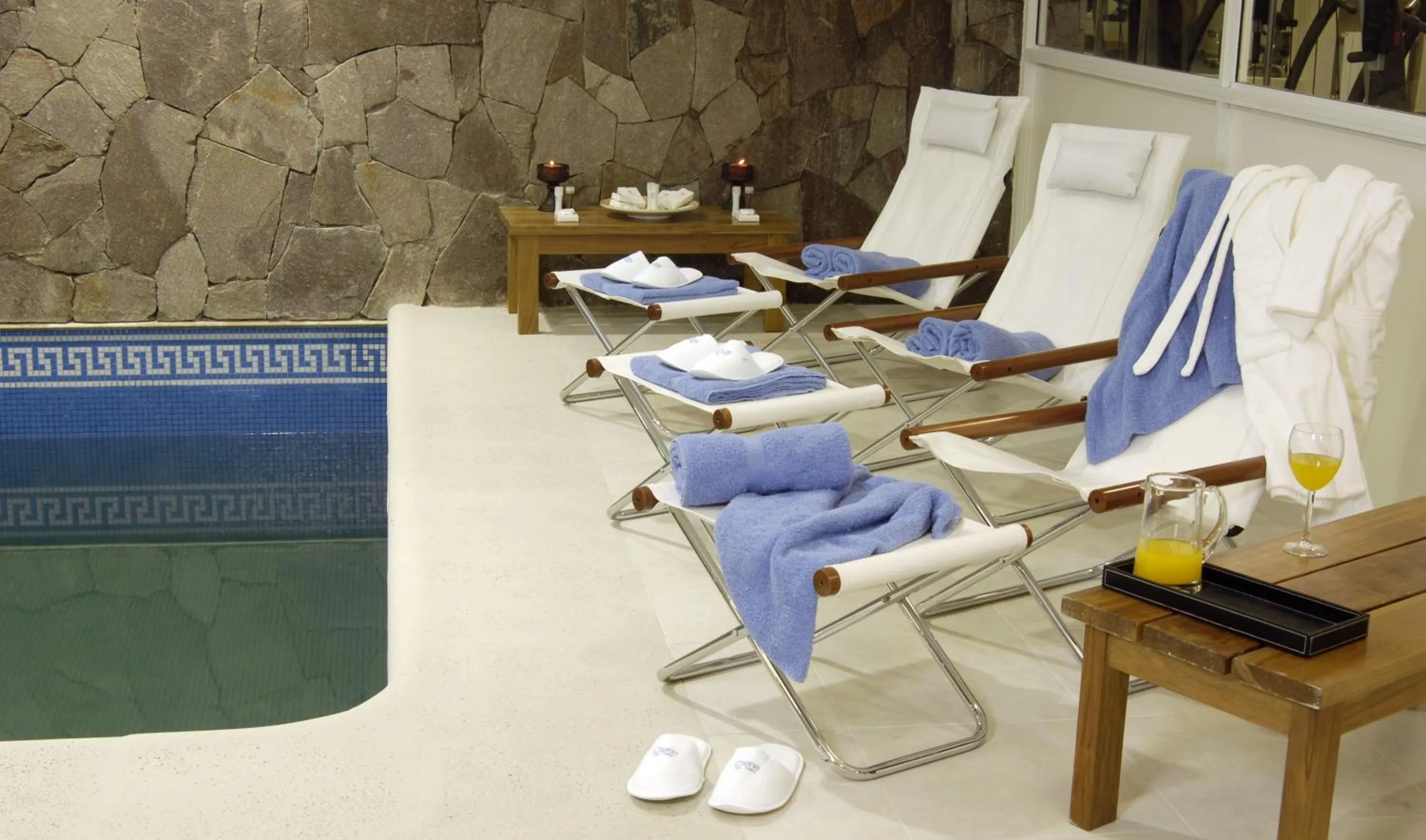 Swimming pool in Cilene del Faro Suites & Spa