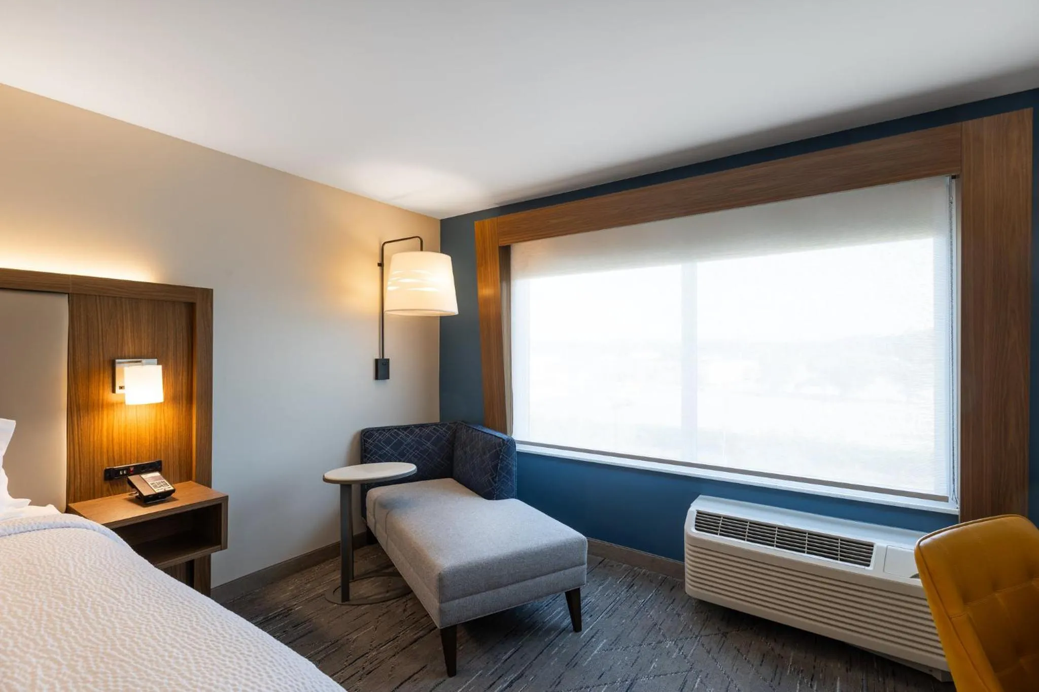 Photo of the whole room, Bed in Holiday Inn Express & Suites Greenwood Mall by IHG