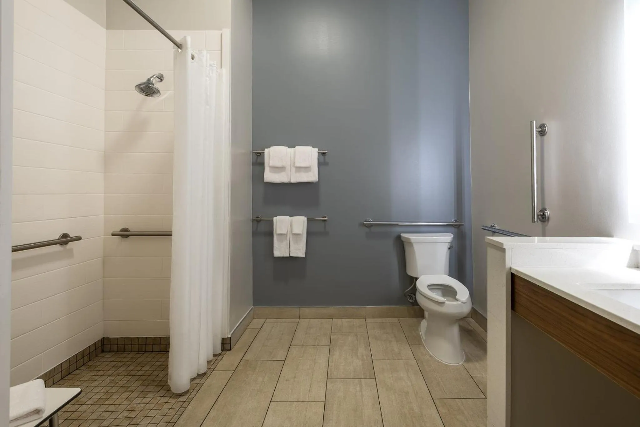 Photo of the whole room in Holiday Inn Express & Suites Greenwood Mall by IHG