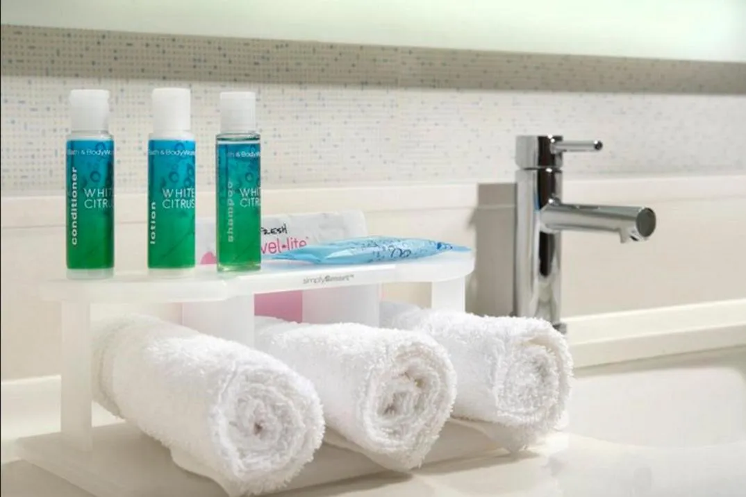 Holiday Inn Express & Suites Greenwood Mall by IHG