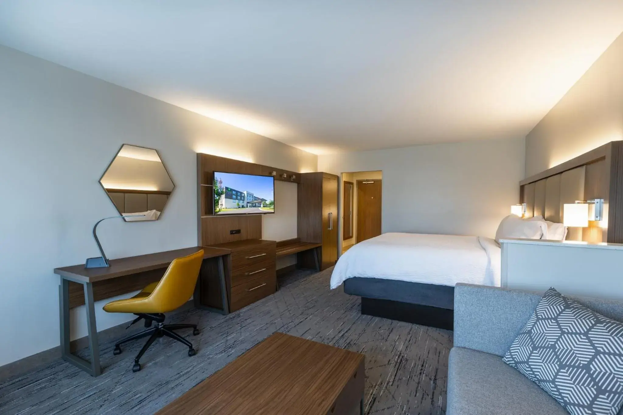 King Suite with Sofa Bed in Holiday Inn Express & Suites Greenwood Mall by IHG King Suite with Sofa Bed in Holiday Inn Express & Suites Greenwood Mall by IHG