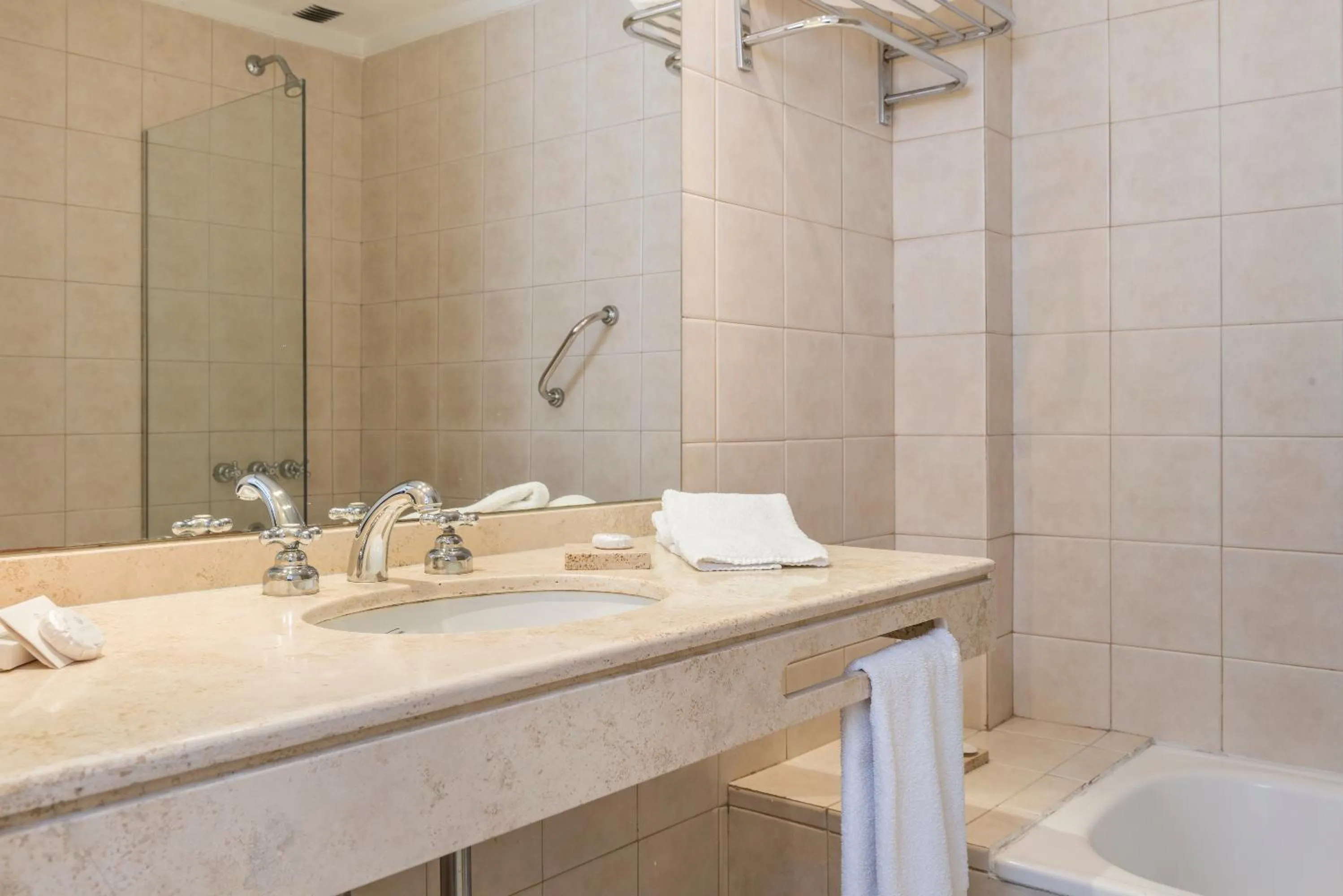 Bathroom in Loi Flats Buenos Aires