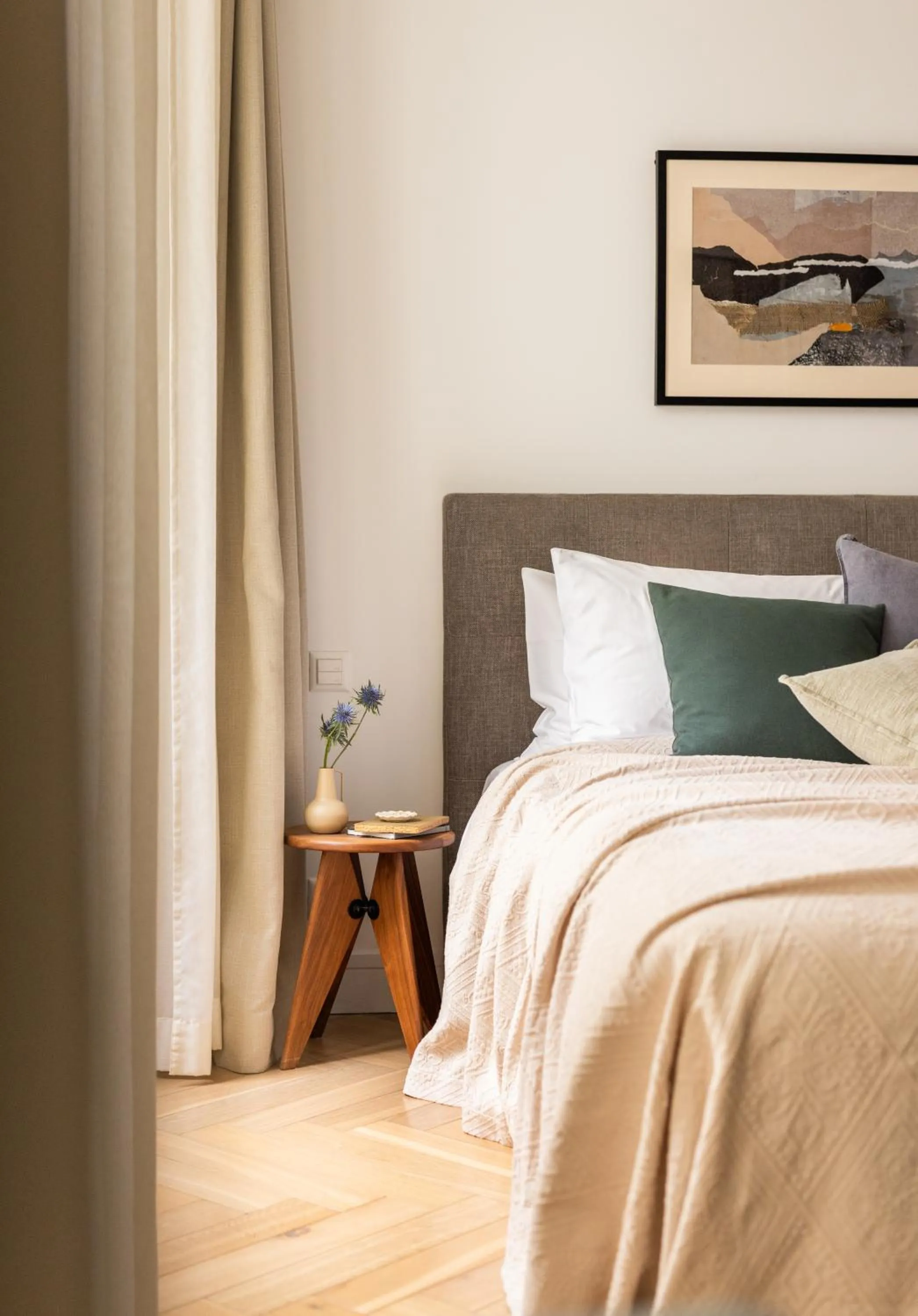 Bed in The Hamlet - Luxury Serviced Apartments