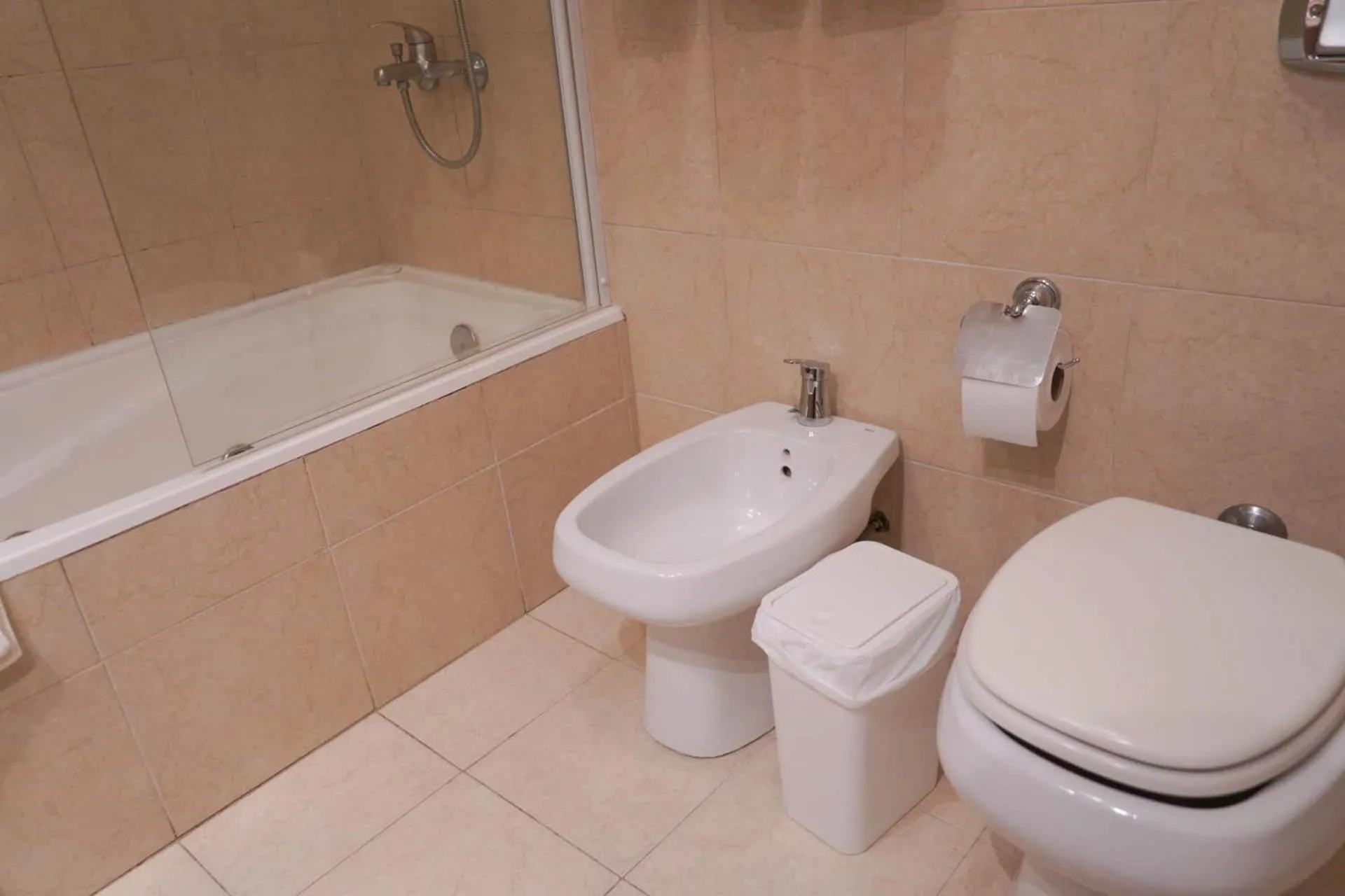 Bathroom in Yene hue