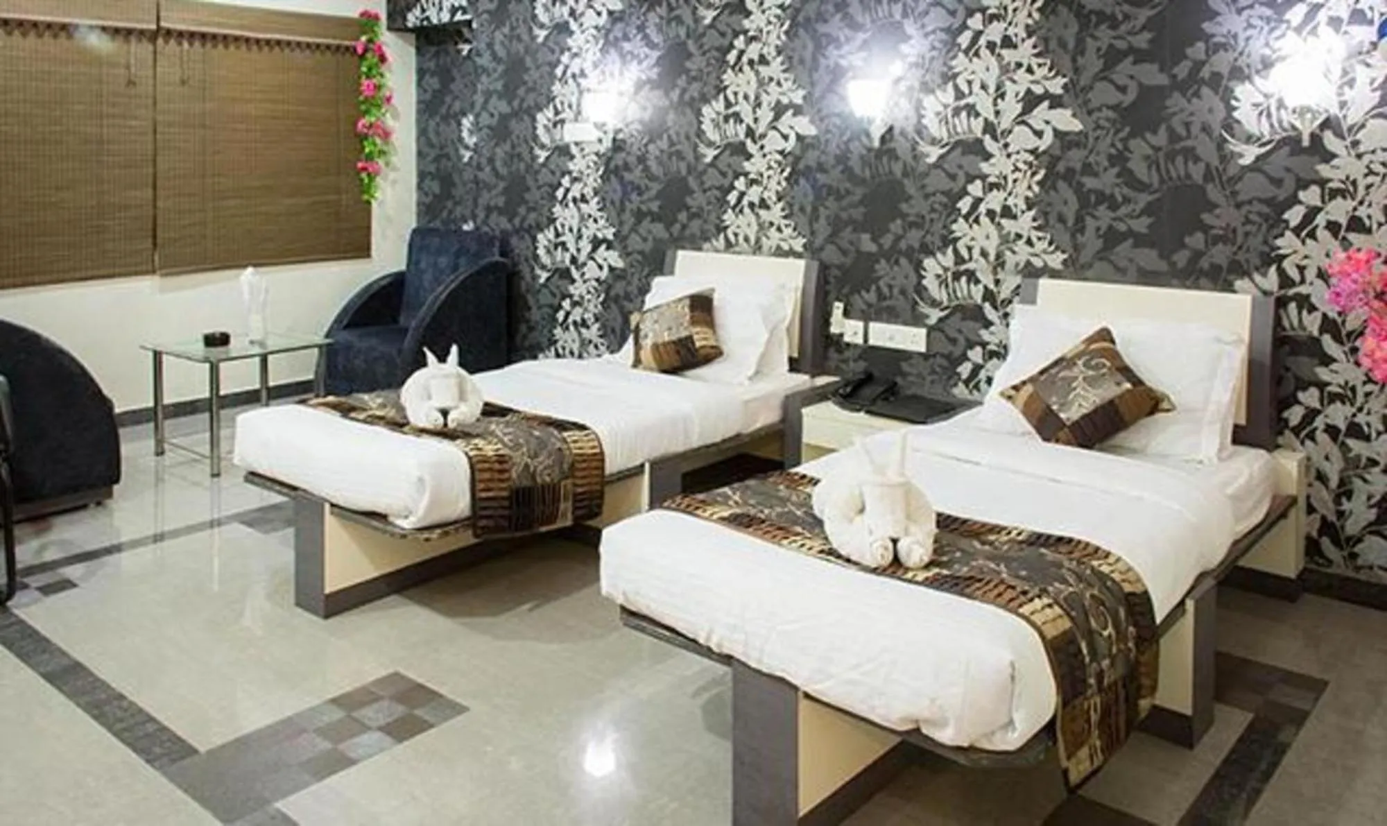 Bed in Vora Corporate Inn