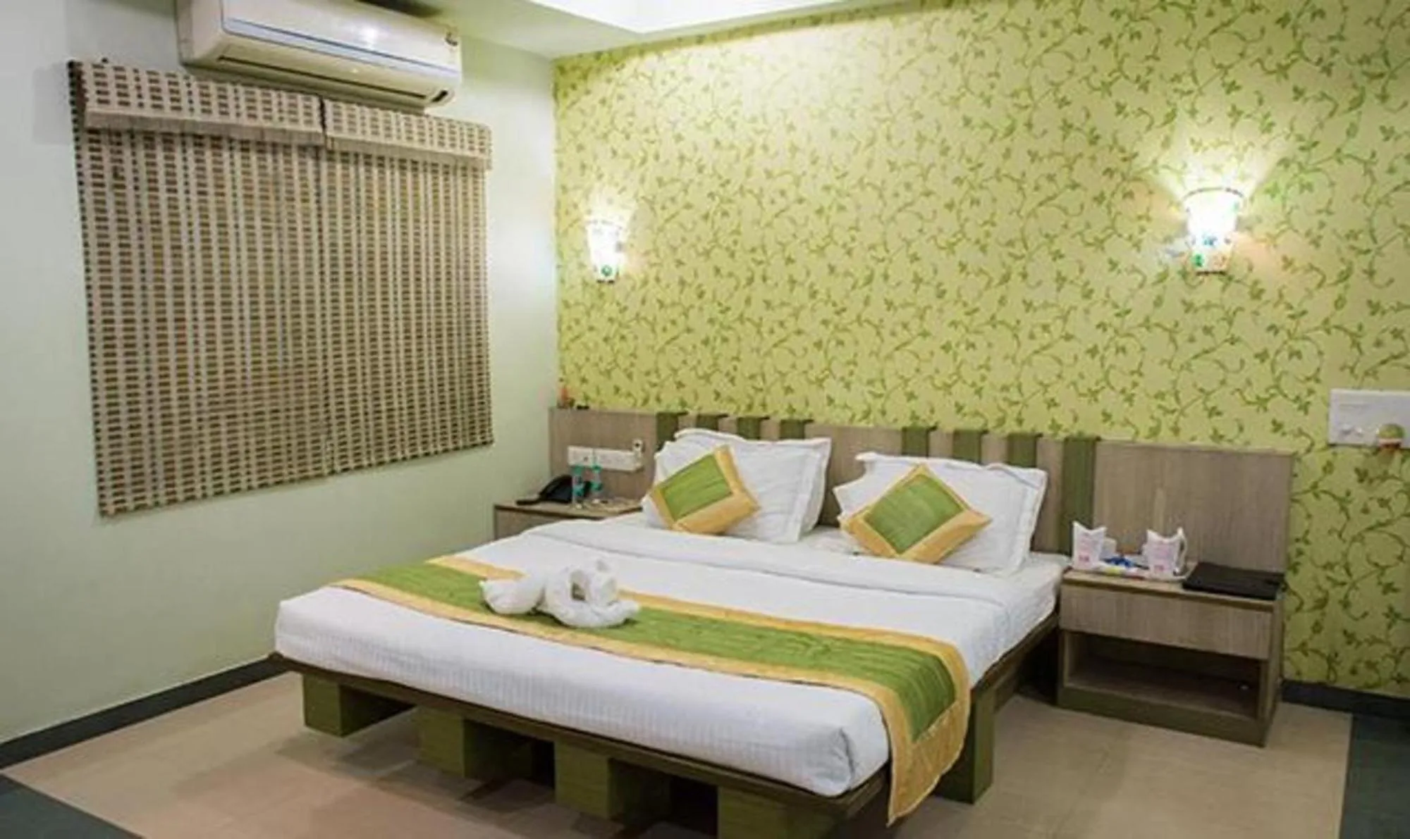 Bed in Vora Corporate Inn