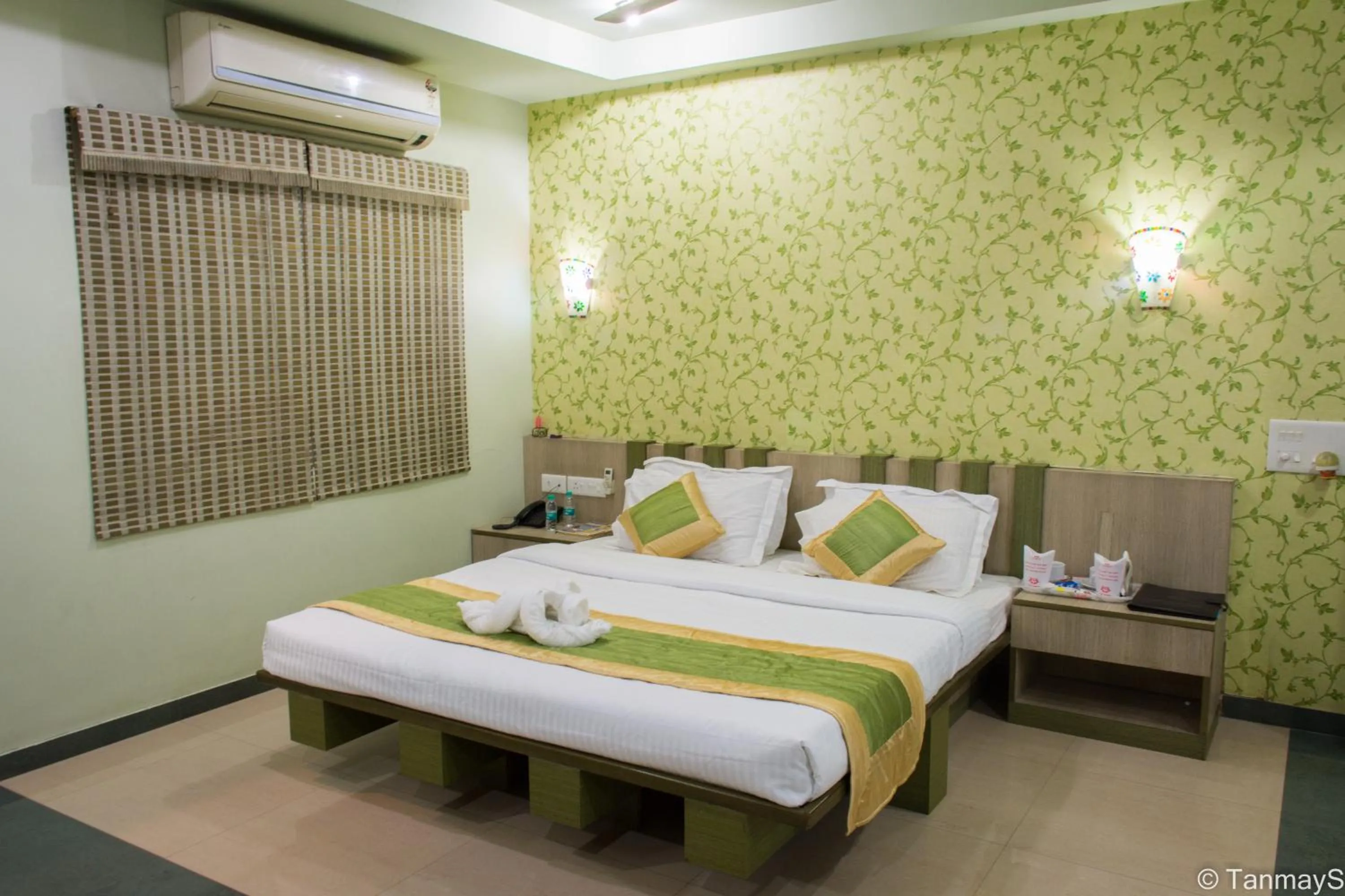 Bed in Vora Corporate Inn