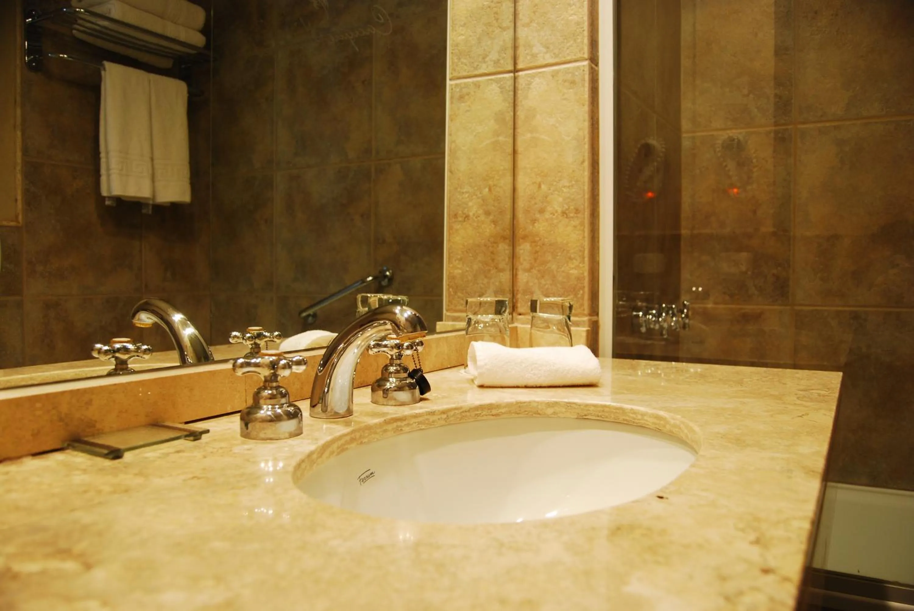 Bathroom in Cacique Inacayal Lake Hotel & Spa