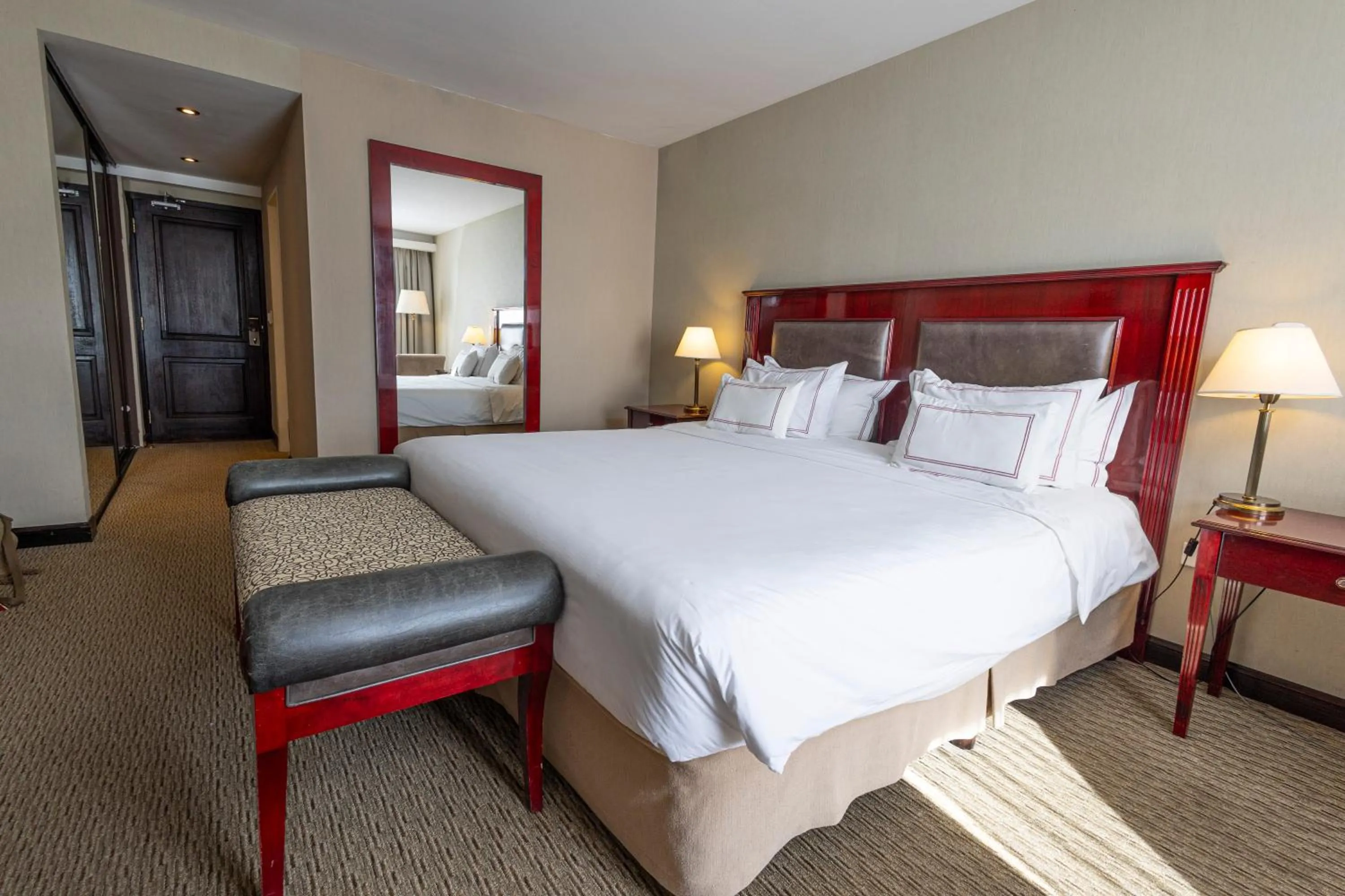 Photo of the whole room, Bed in Cacique Inacayal Lake Hotel & Spa