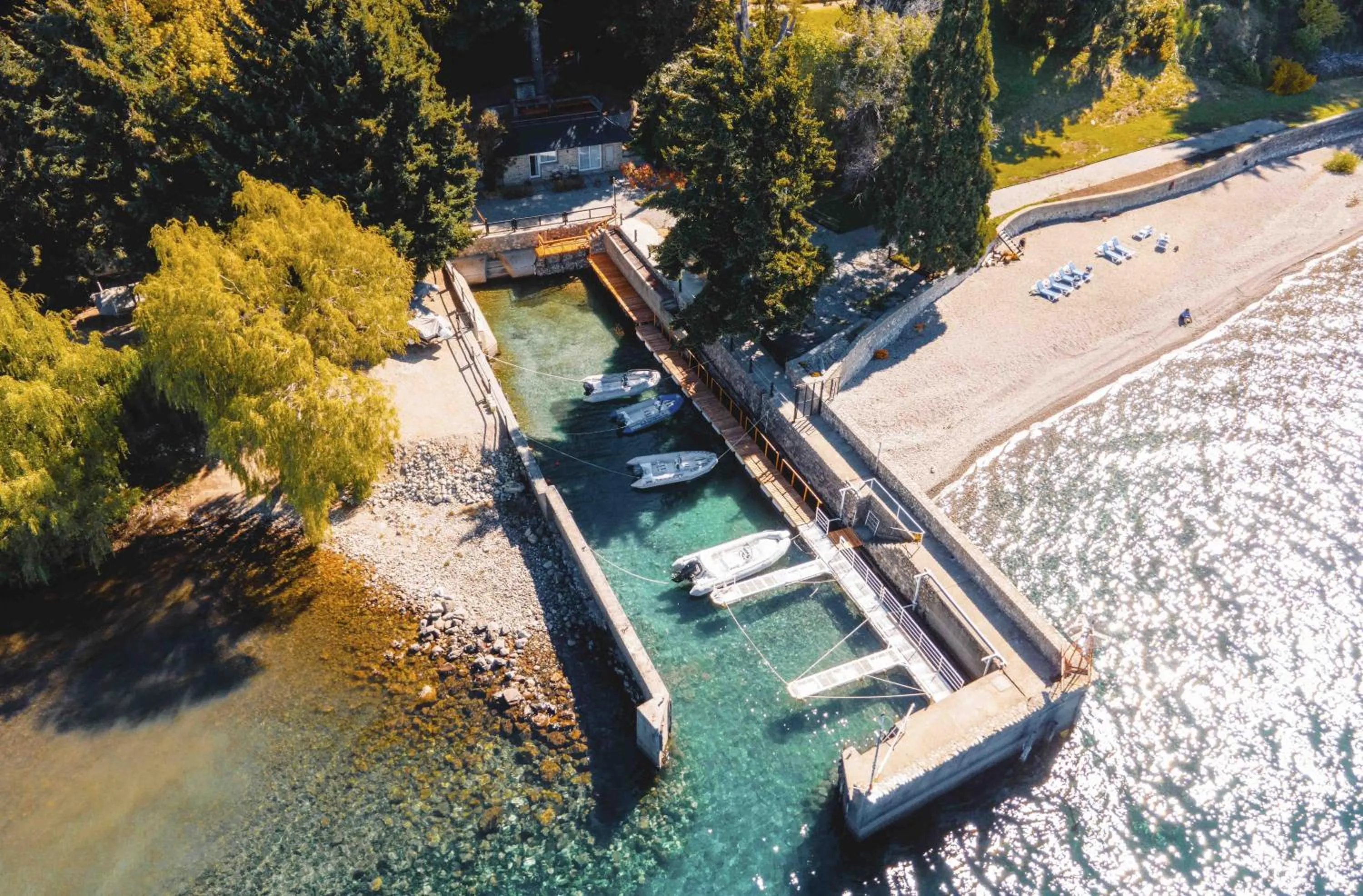 La Cascada Casa Patagónica by DON