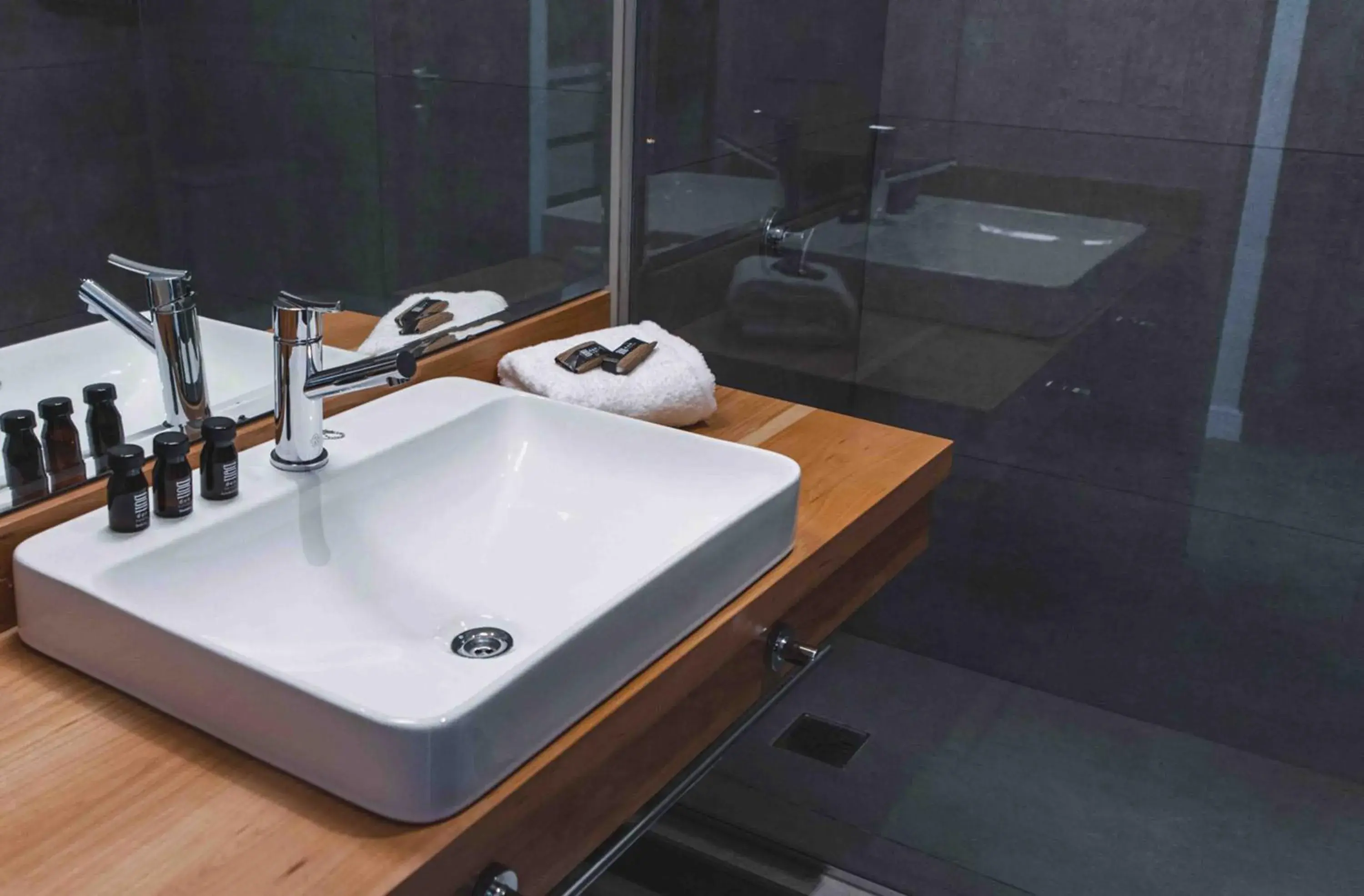 Bathroom in La Cascada Casa Patagónica by DON Bathroom in La Cascada Casa Patagónica by DON