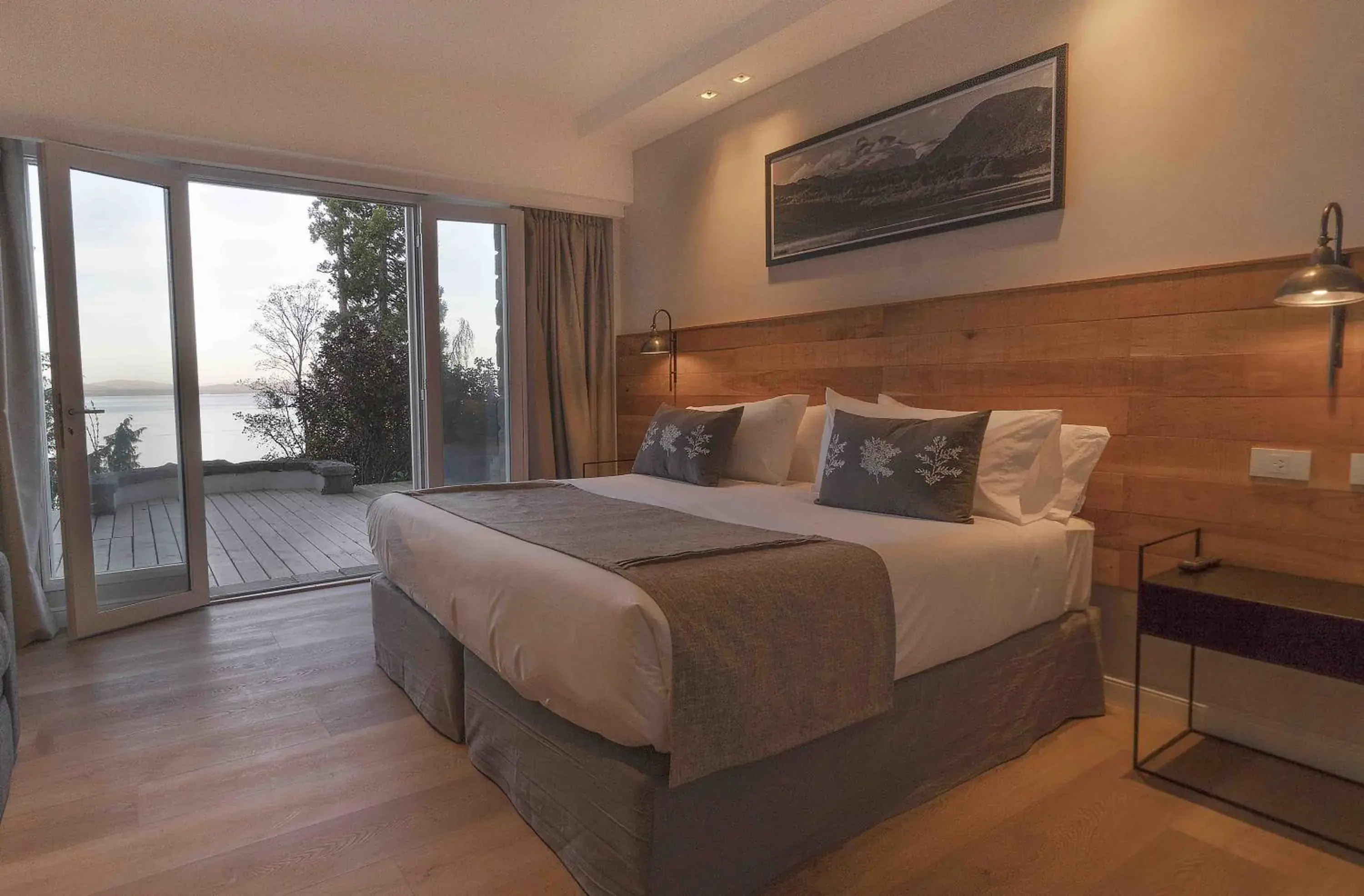 Suite with Lake View in La Cascada Casa Patagónica by DON Suite with Lake View in La Cascada Casa Patagónica by DON