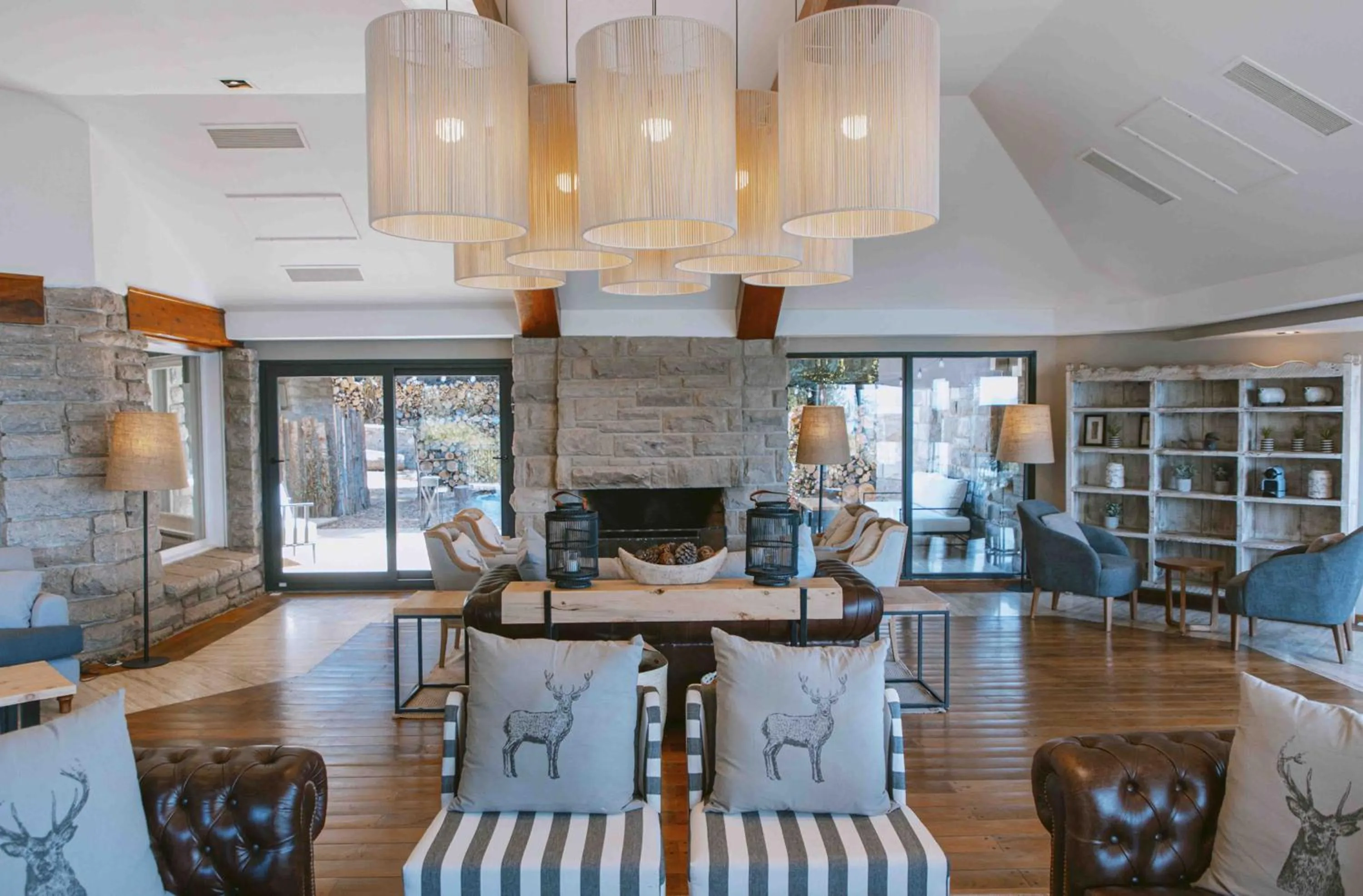 Living room in La Cascada Casa Patagónica by DON
