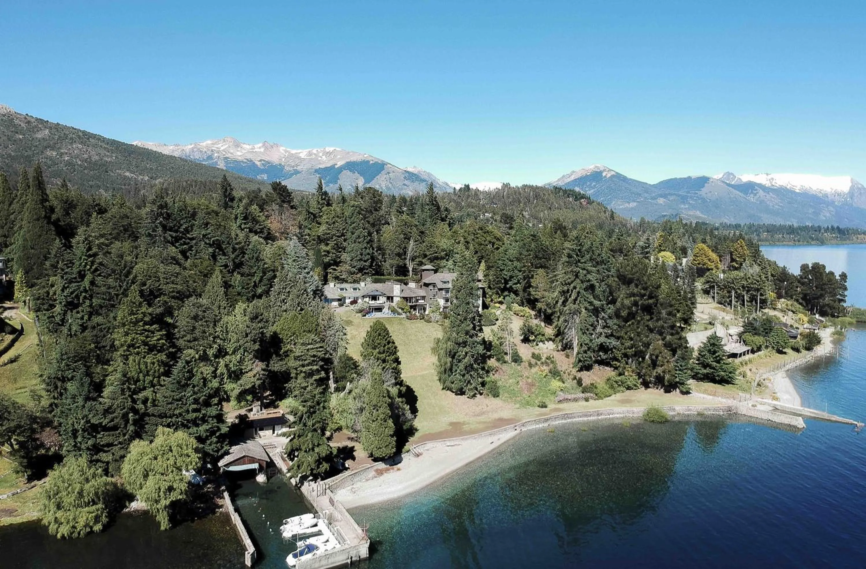 La Cascada Casa Patagónica by DON