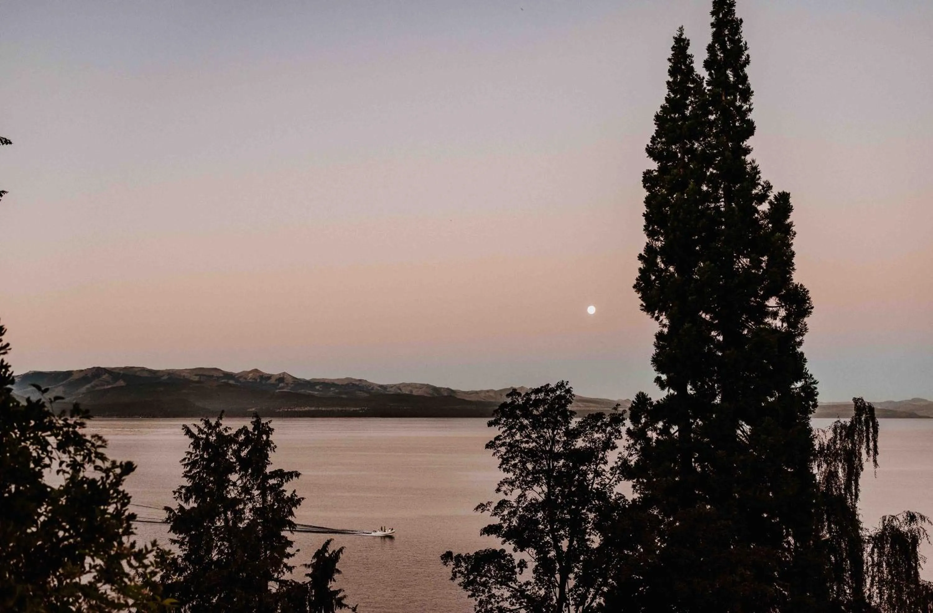 La Cascada Casa Patagónica by DON