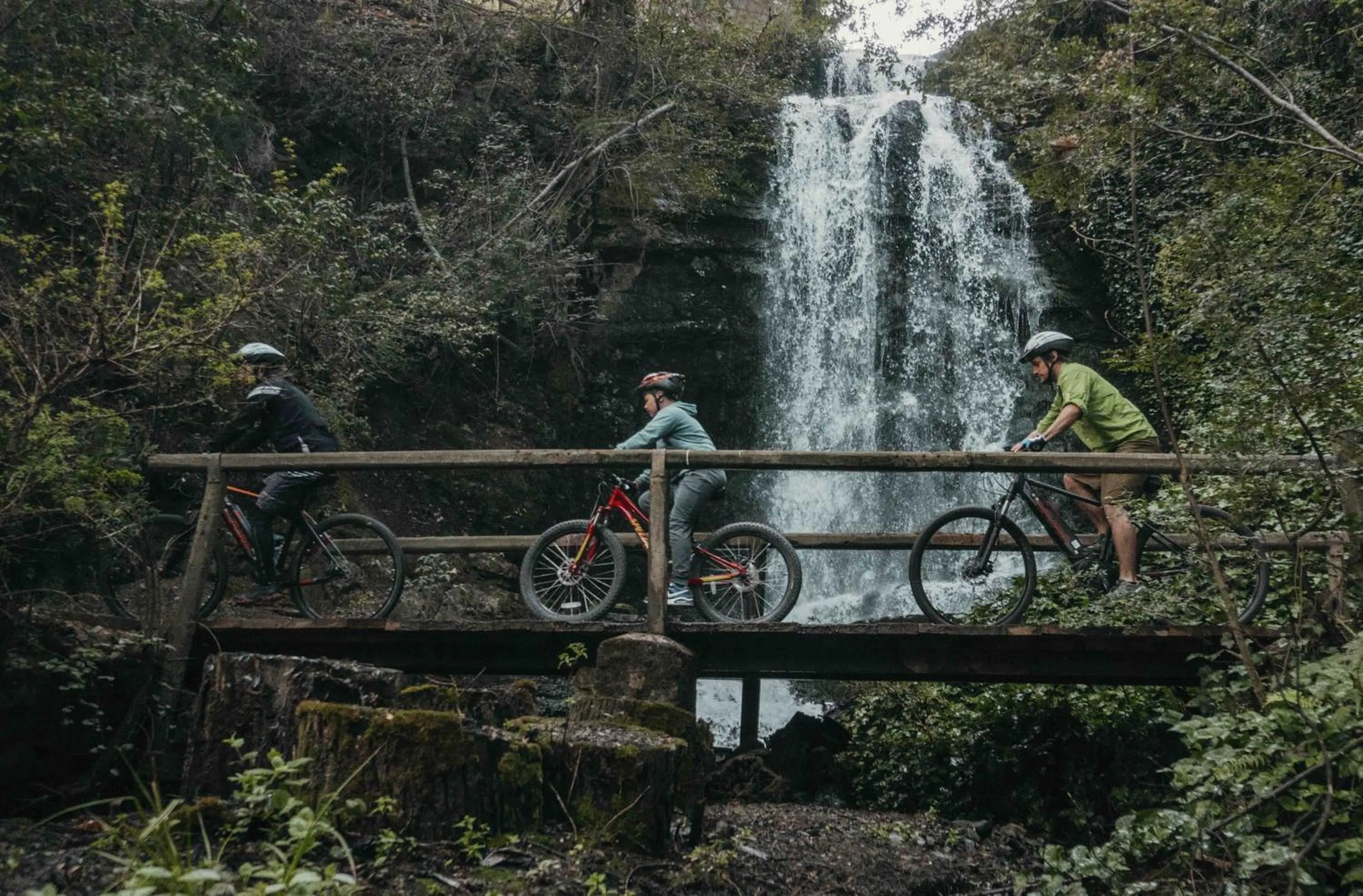 Natural landscape in La Cascada Casa Patagónica by DON