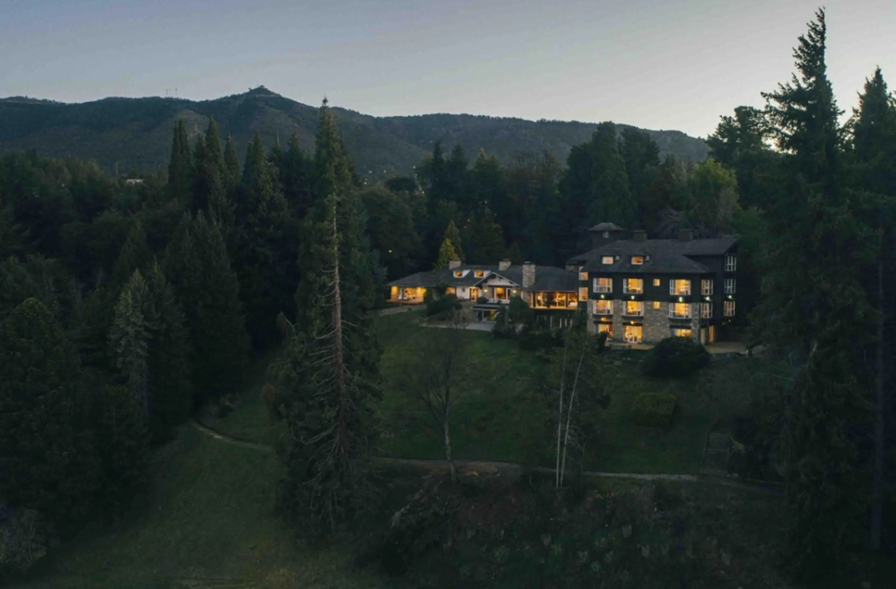 La Cascada Casa Patagónica by DON