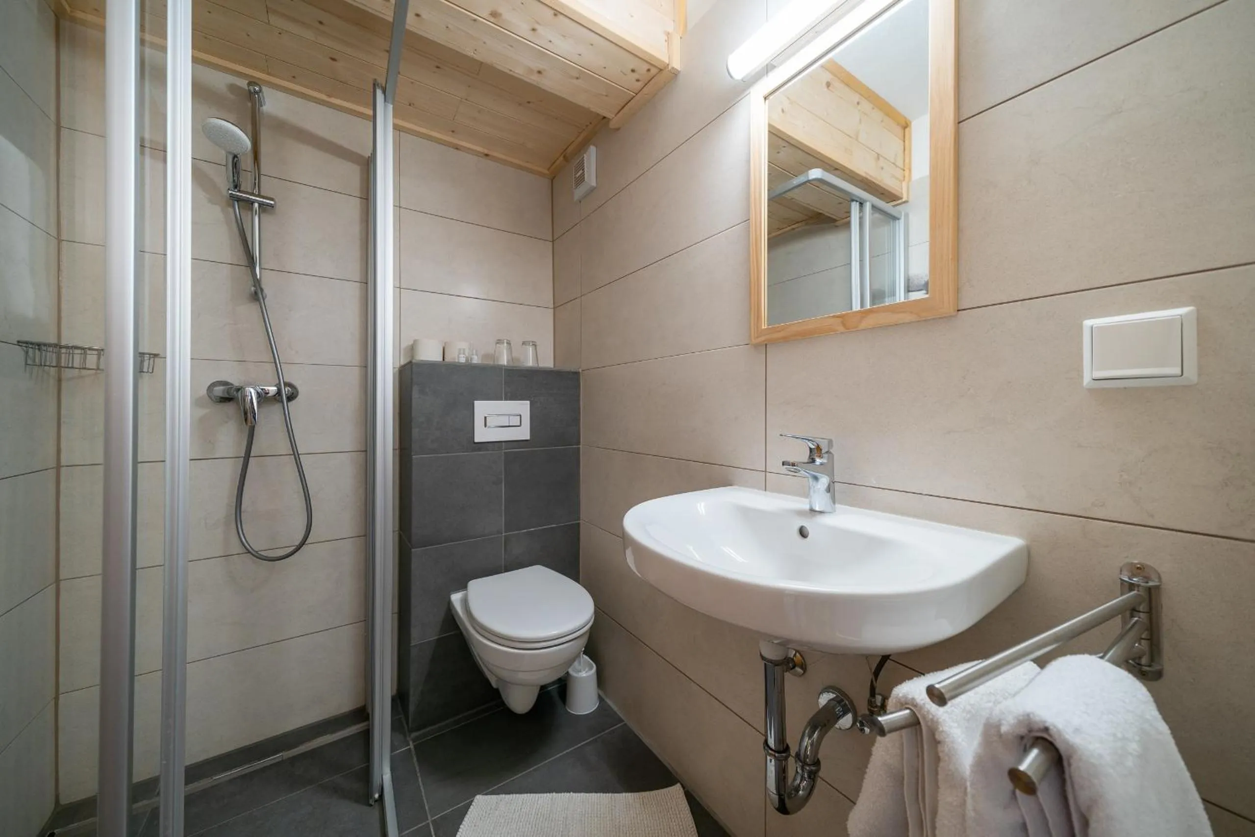 Shower in Pension Hofweyer